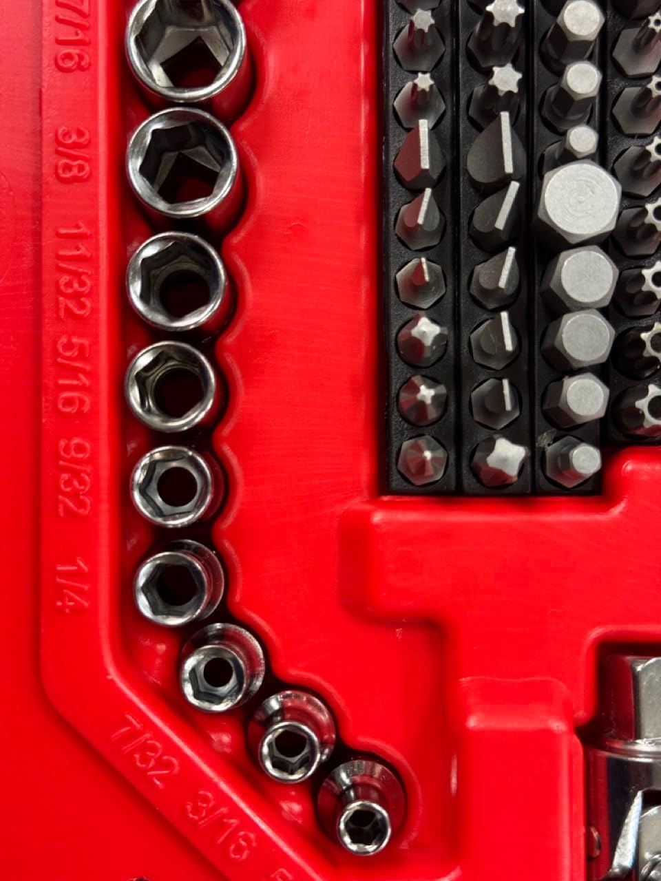 CRAFTSMAN 189 Piece Mechanics Tool Set, 1/4, 3/8 and 1/2 Inch Drive Socket Wrench Set with Thinner Ratchet, Steel 6 and 12-Point Sockets, Wrenches, Hex Keys and Specialty Bits, 90-Tooth (CMMT12134) customer photo 2