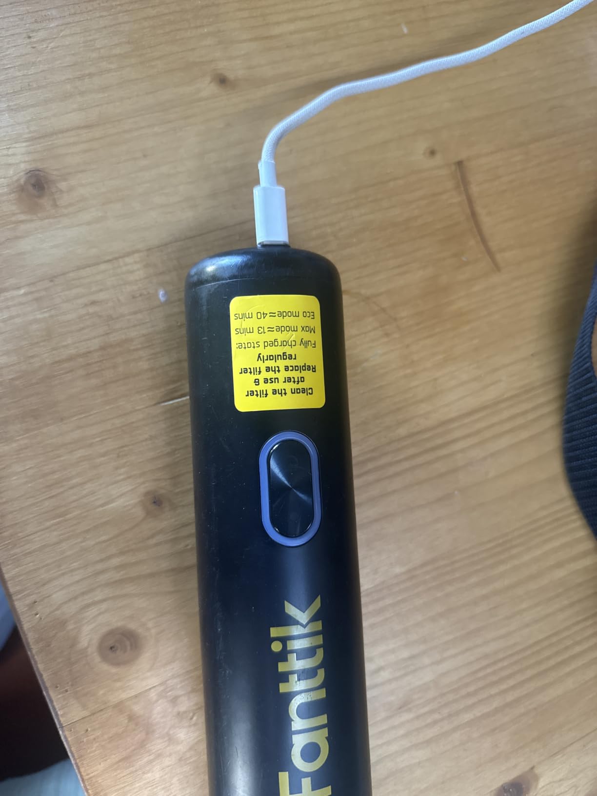 Fanttik Slim V8 APEX Cordless Car Vacuum & Air Duster, 4-in-1 Portable Mini Vacuum with 19000pa Suction Power for Pet Hair, Type-C Charge, One-Touch Empty for Car, Office Desk, Keyboards (Black) customer photo 1