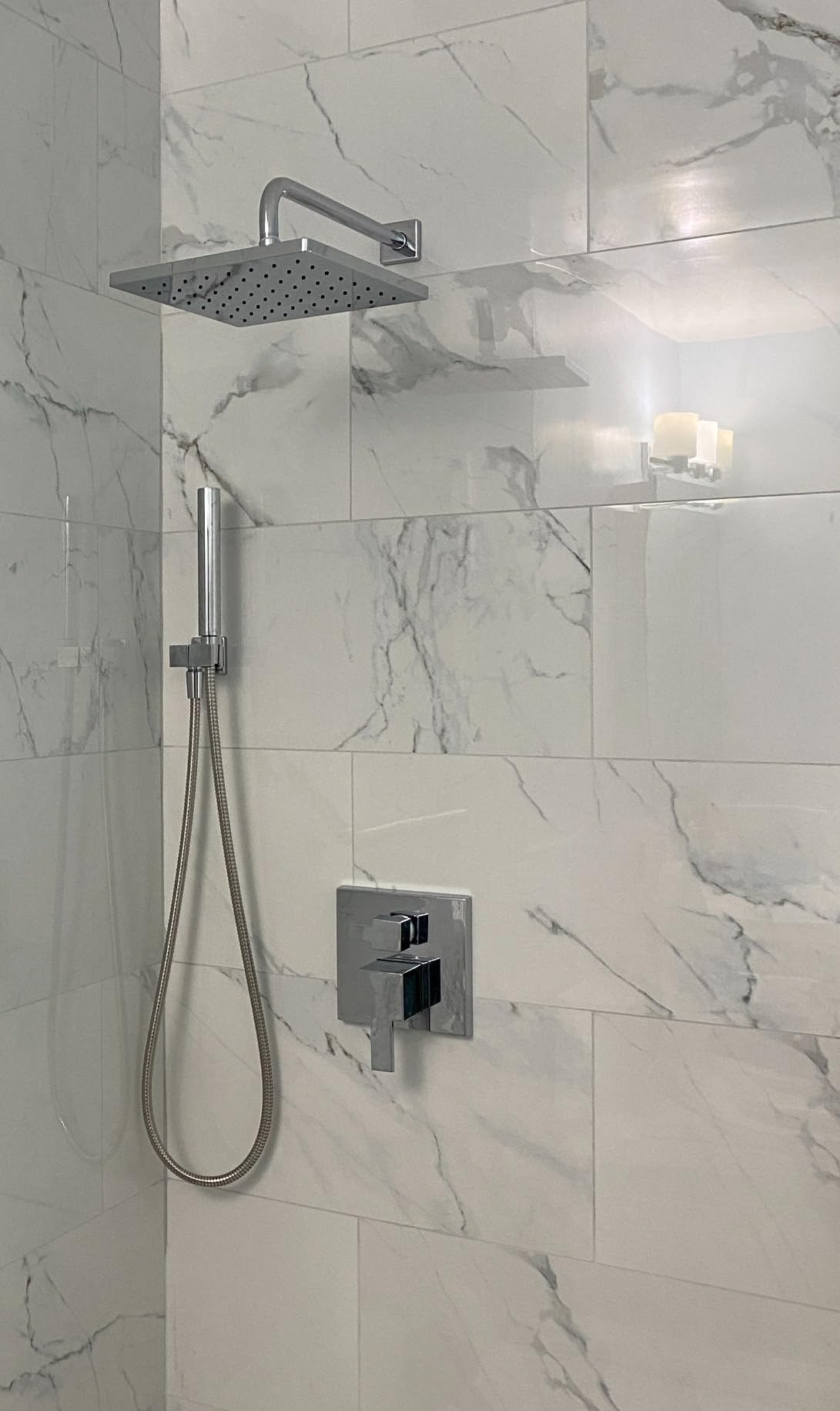 Delta Modern 14 Series Square Rain Shower System Faucet Set, Rainfall Chrome Shower Head and Handle Set, Valve Trim Kit, 10 Inch, Chrome 342701 customer photo 2