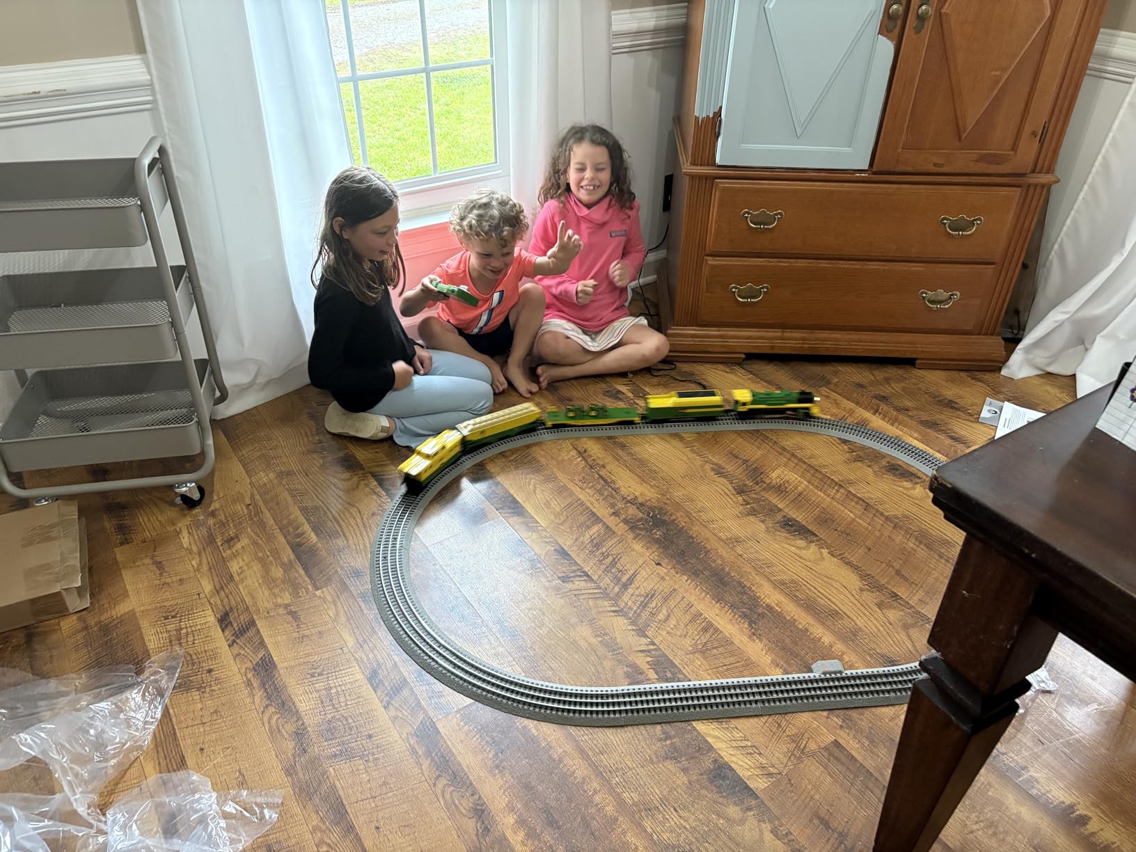 Lionel John Deere Freight Electric O Gauge Bluetooth 5.0 Train Set | Remote, Voice Control, Lights, Sounds, Smoke, Age 14+ customer photo 1