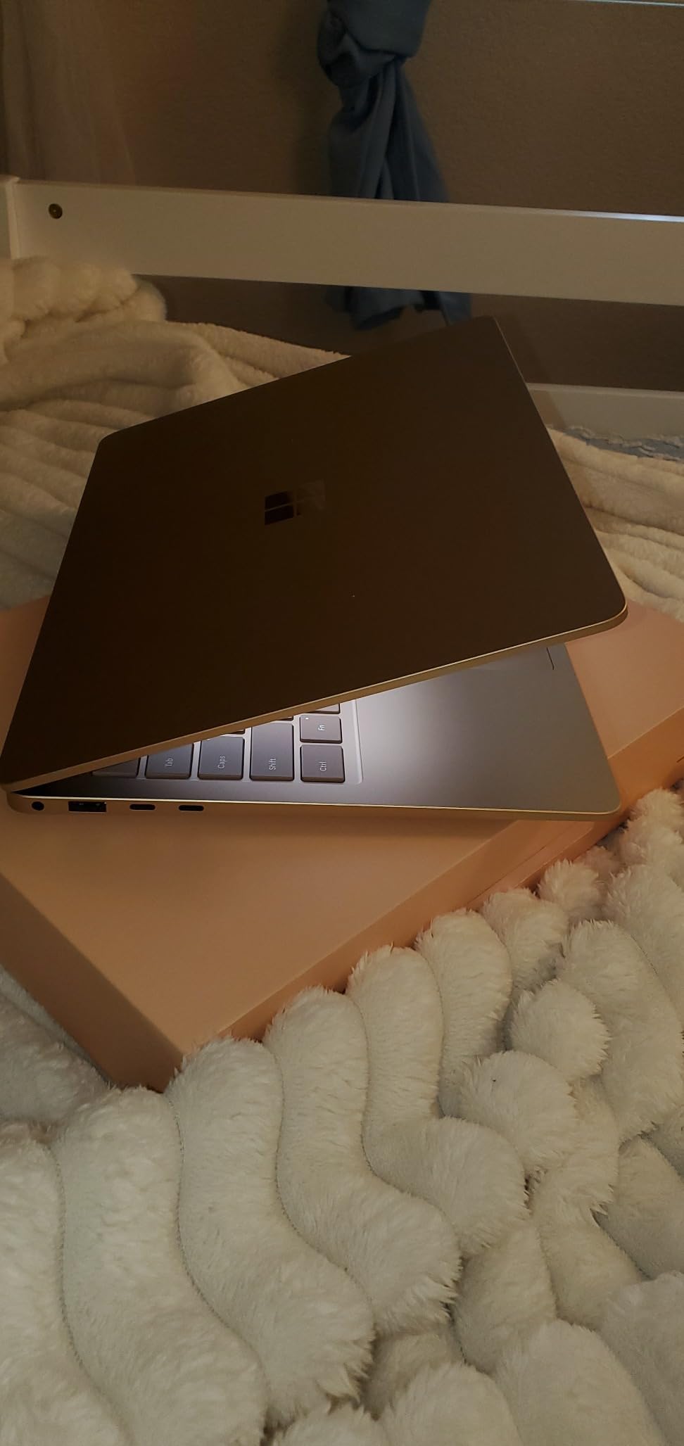 Surface Laptop (2024), Windows 11 Copilot+ PC, 13.8