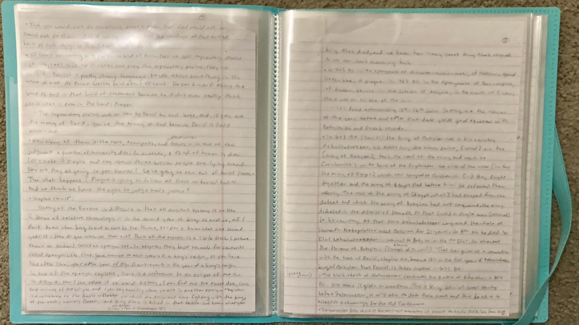 Sooez 72 Pocket Binder with Plastic Sleeves, Portfolio Display Book, 8.5x11 customer photo 1