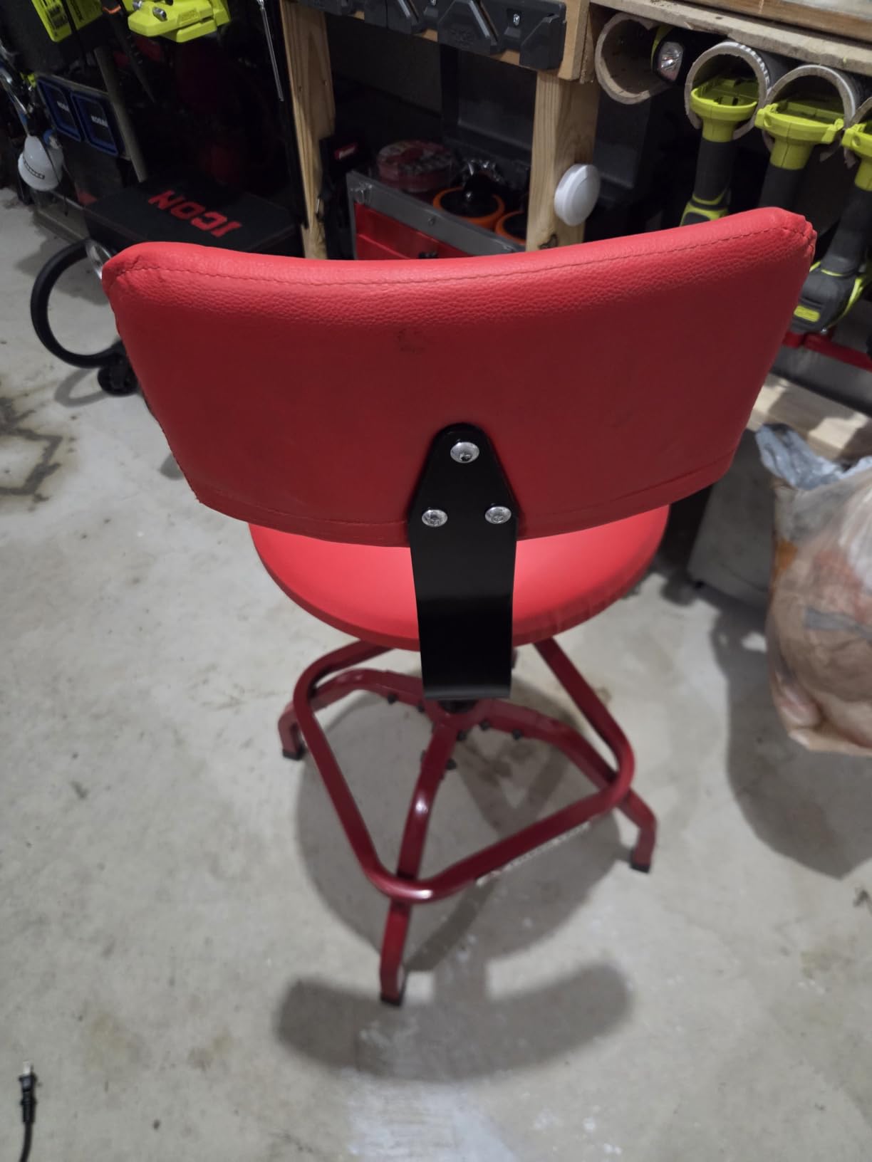 Shop Stool with Backrest, Mechanic Garage Stool for Workshop, Adjustable Shop Stools Chair, Padded Workbench Stools for Men Women, 300 LBS Capacity, 360° Swivel PVC Seat, Heavy Duty, Black customer photo 2