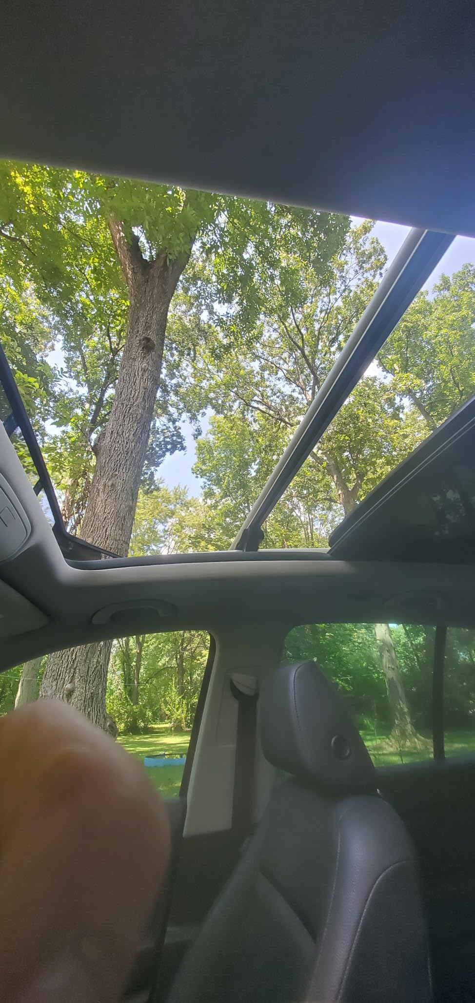 TANX Roof Rack Cross Bars with 4 Anti-Theft Locks | Heavy-Duty Universal Roof Rack (200lbs Capacity) | Universal Cross Bars that Fit Most Raised Side Rails Vehicles/SUVs (with Gap Design) customer photo 1