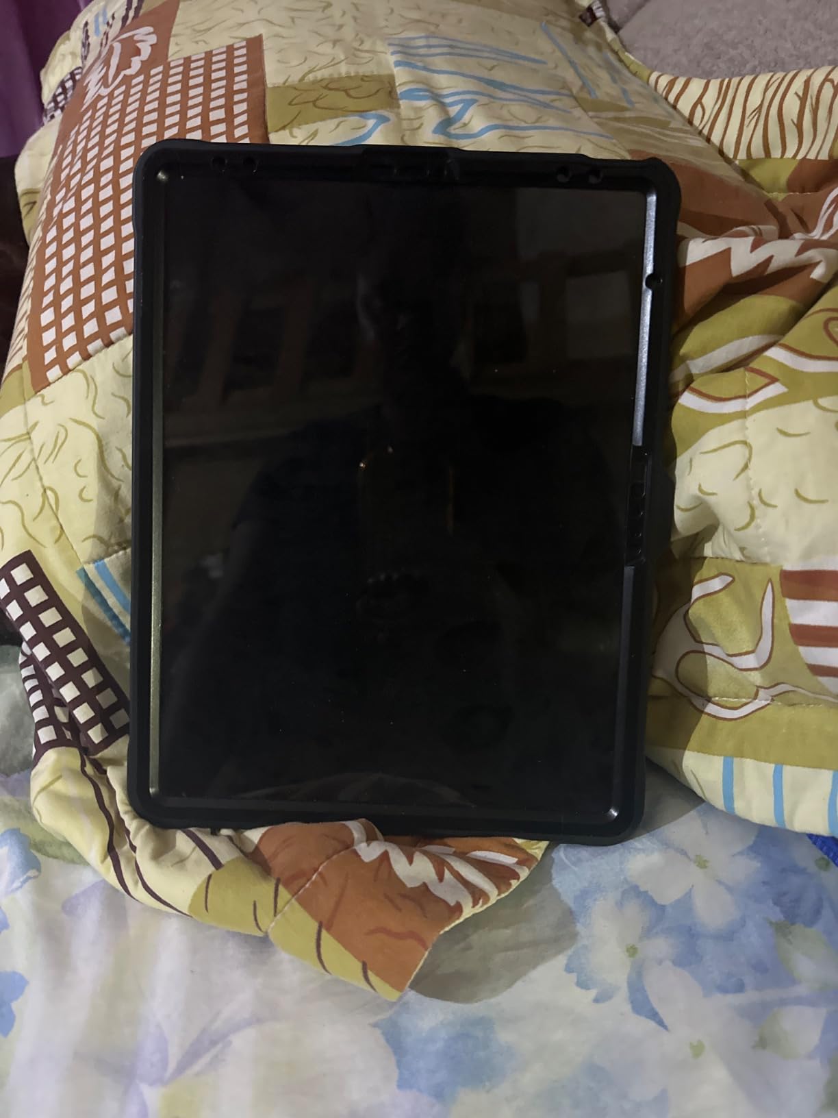 iPad Air 13-inch (M2): Built for Apple Intelligence, Liquid Retina Display, 128GB, 12MP Front/Back Camera, Wi-Fi 6E, Touch ID, All-Day Battery Life - Starlight customer photo 2