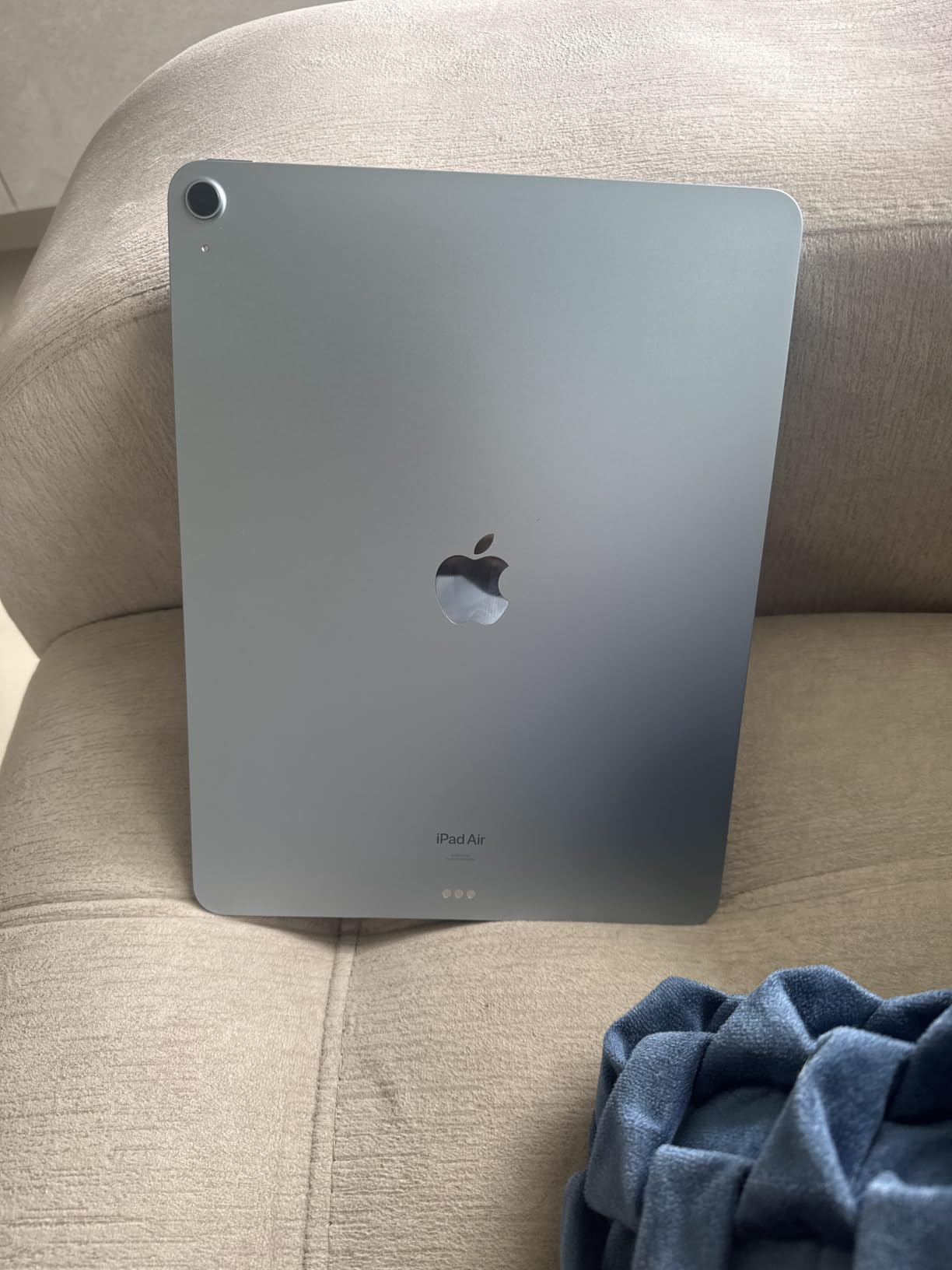 Apple iPad Air 13-inch (M2): Built for Apple Intelligence, Liquid Retina Display, 512GB, 12MP Front/Back Camera, Wi-Fi 6E, Touch ID, All-Day Battery Life - Purple customer photo 1