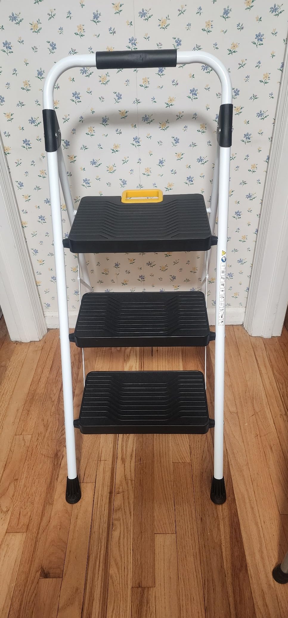 KINGRACK 4 Step Ladder, Folding Step Ladders for Home, 800lb Capacity, White | Step-ladder with Safety Lock Non-Skid Wide Pedals, and Handrail, Lightweight, Household Ladder for Home, Kitchen, Office customer photo 1