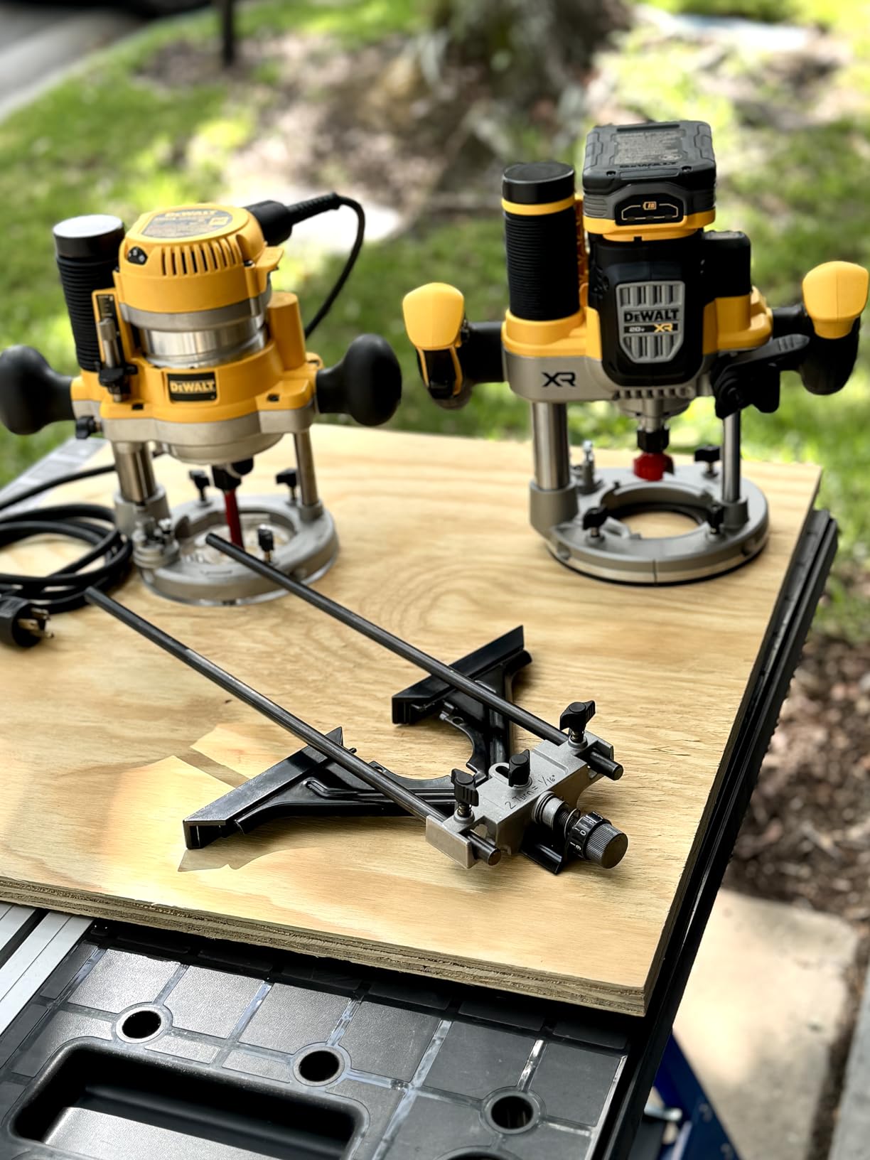 DEWALT 20V MAX XR 2-1/4 Peak HP Plunge Router (Tool Only) (DCW620B) customer photo 2