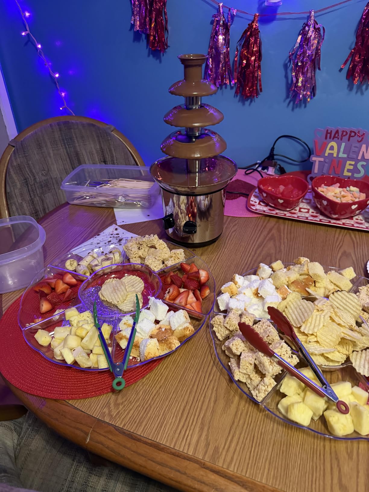 Chocolate Fountain, 4 Tier Chocolate Fondue Fountain Electric Melting Machine for Parties, Nacho Cheese, Ranch, Sauce, Wedding, Chocolate Fountain Machine with 4pcs Stainless Steel Forks (4 LB) customer photo 2