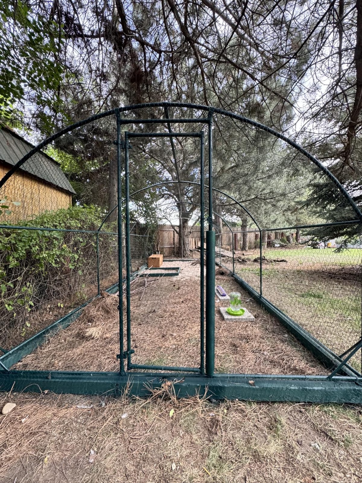 Large Metal Chicken Coop Round Top Upgrade Tri-Supporting Wire Mesh Chicken Run, Chicken Pen with Water-Resistant and Anti-UV Cover, Duck Rabbit House Outdoor (25'L x 9'W x 6.5'H) customer photo 1