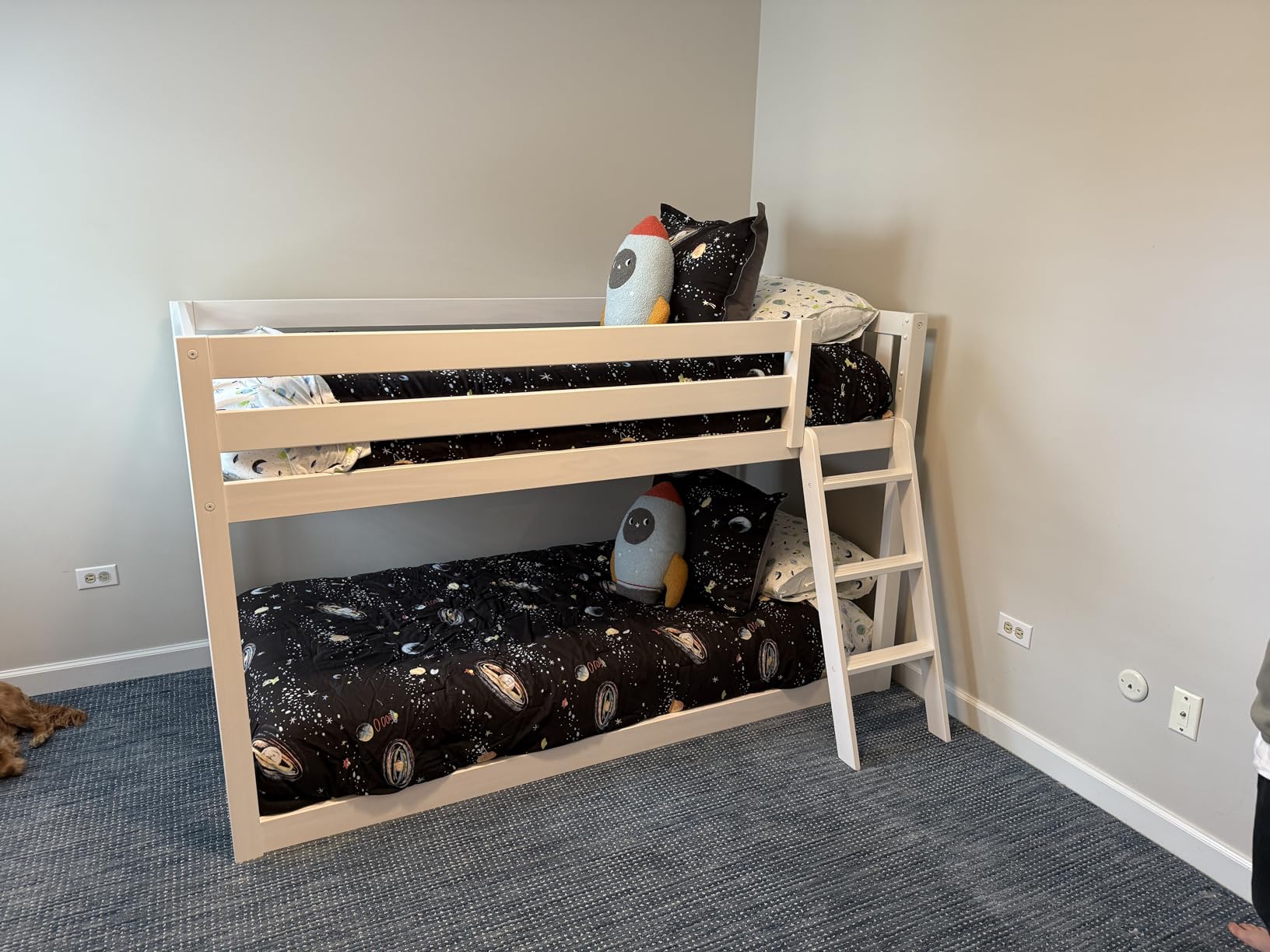 Max & Lily Fundamental Twin Low Bunk Bed, Kids Solid Wood Modern Bed Frame with Strong Wooden Slats, Non-Toxic Finishes, High Weight Capacity, Pecan customer photo 2