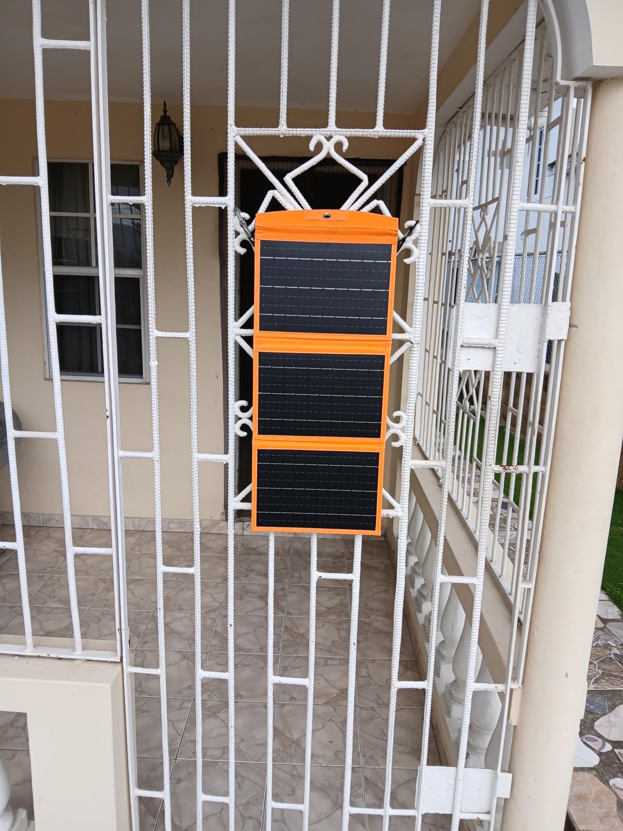 SOLUPUP Solar Panels 30W Portable Foldable Solar Charger with 5V USB-A and USB-C Fast Charging Compatible with iPhone, iPad, Samsung, Power Banks, IPX5 Waterproof Perfect for Camping, Hiking, Outdoor customer photo 1