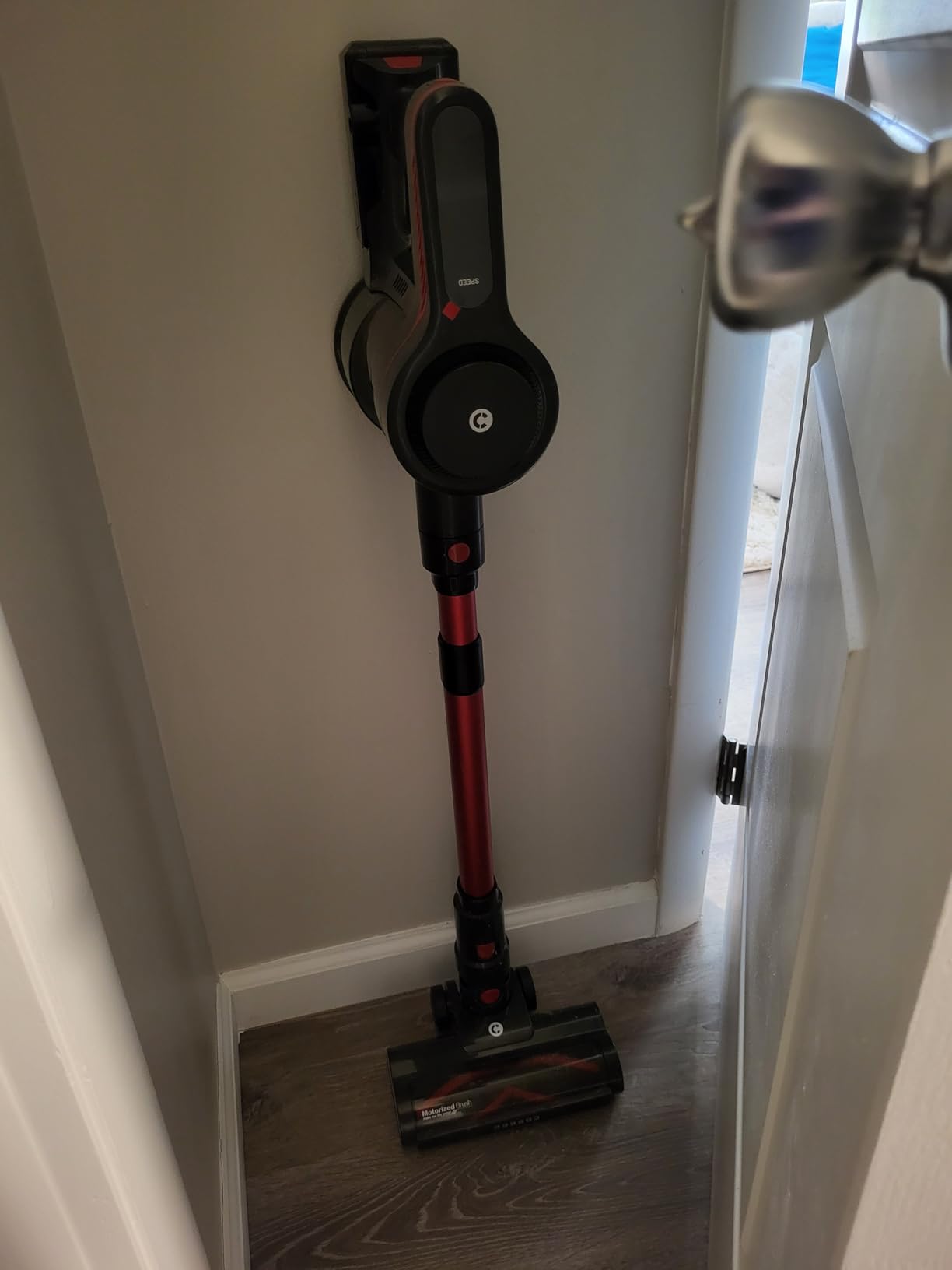 CHEBIO Lightweight Cordless Vacuum Cleaners for Home, Stick Vacuum Cordless Rechargeable with 45kPa Suction, 45-Min Run, Anti-Tangle and Self-Stand, 6 in 1 Hardwood Vacuum Cleaner customer photo 1