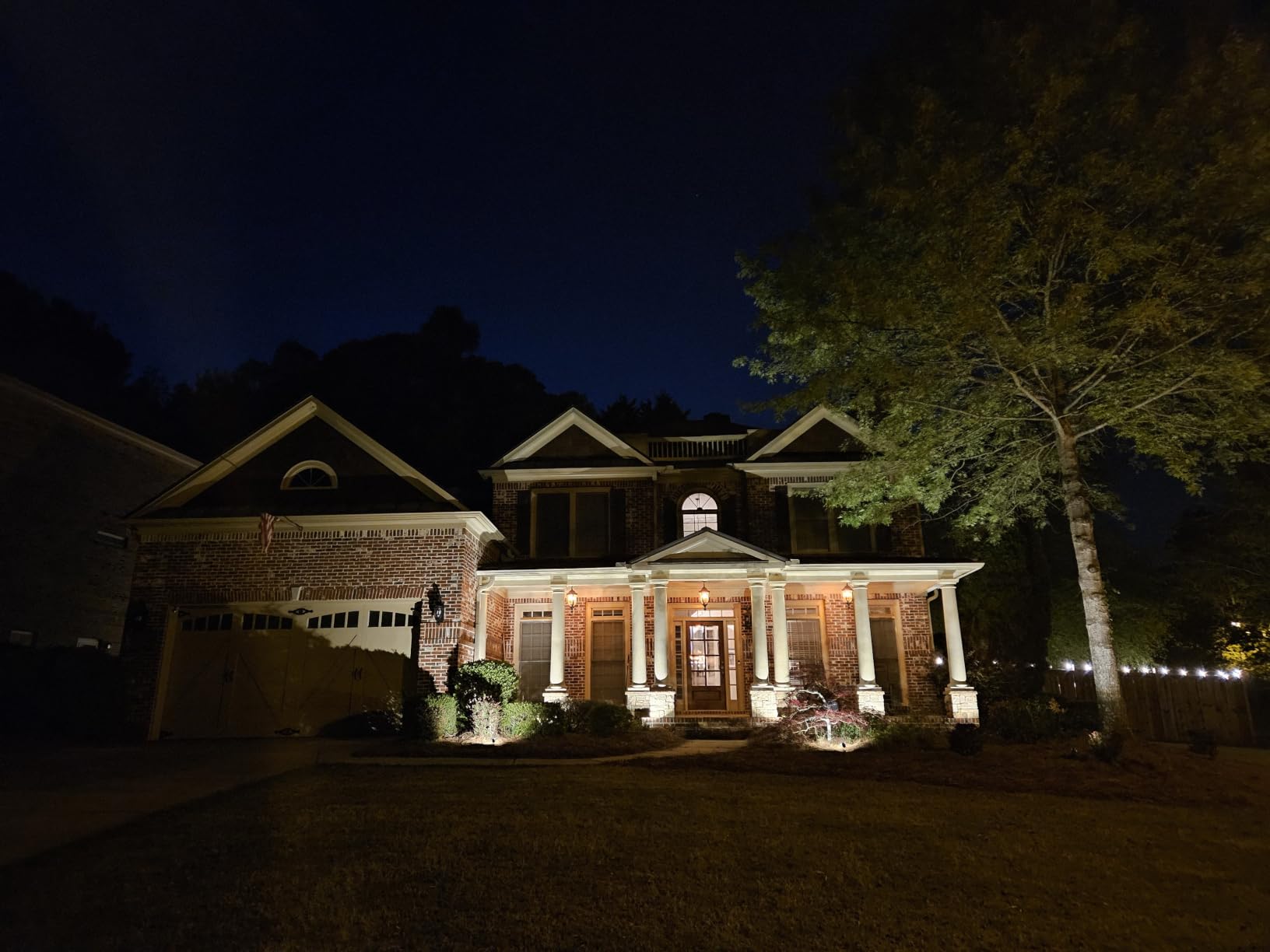 ZUCKEO All-in-One Landscape Lighting Kit, 5W LED Low Voltage Landscape Lights with Transformer and 80FT Wire, Waterproof Outdoor Spotlight with Connectors for Yard Garden House, 3000K 12-24V 8Pack customer photo 2