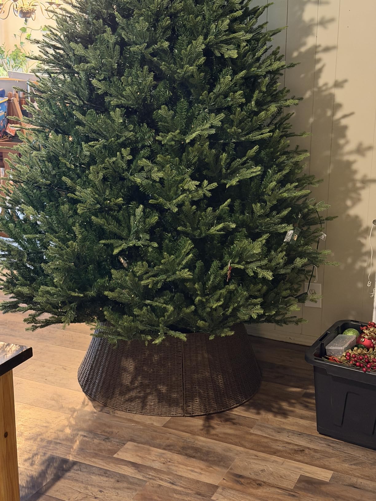 36in Extra Large Christmas Tree Collar - Wicker Woven Tree Collars for Artificial Trees - Large Rattan Rustic Farmhouse Basket for Tree Base Cover with Cord Cut-Out for 7.5ft 9ft 12ft Tree(Natural) customer photo 1