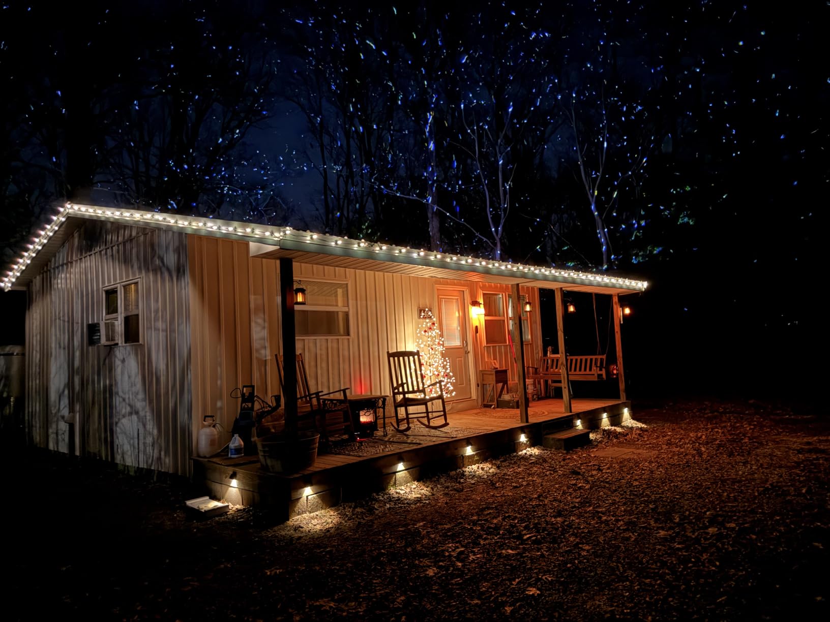 AIRIVO Outdoor Laser Lights Projector, White Laser Fairy Lights Projector, Christmas Snowflake Projector 3 Lighting Modes with Remote Control,Holiday Halloween Decor for Home,Garden, Trees,White Laser customer photo 1
