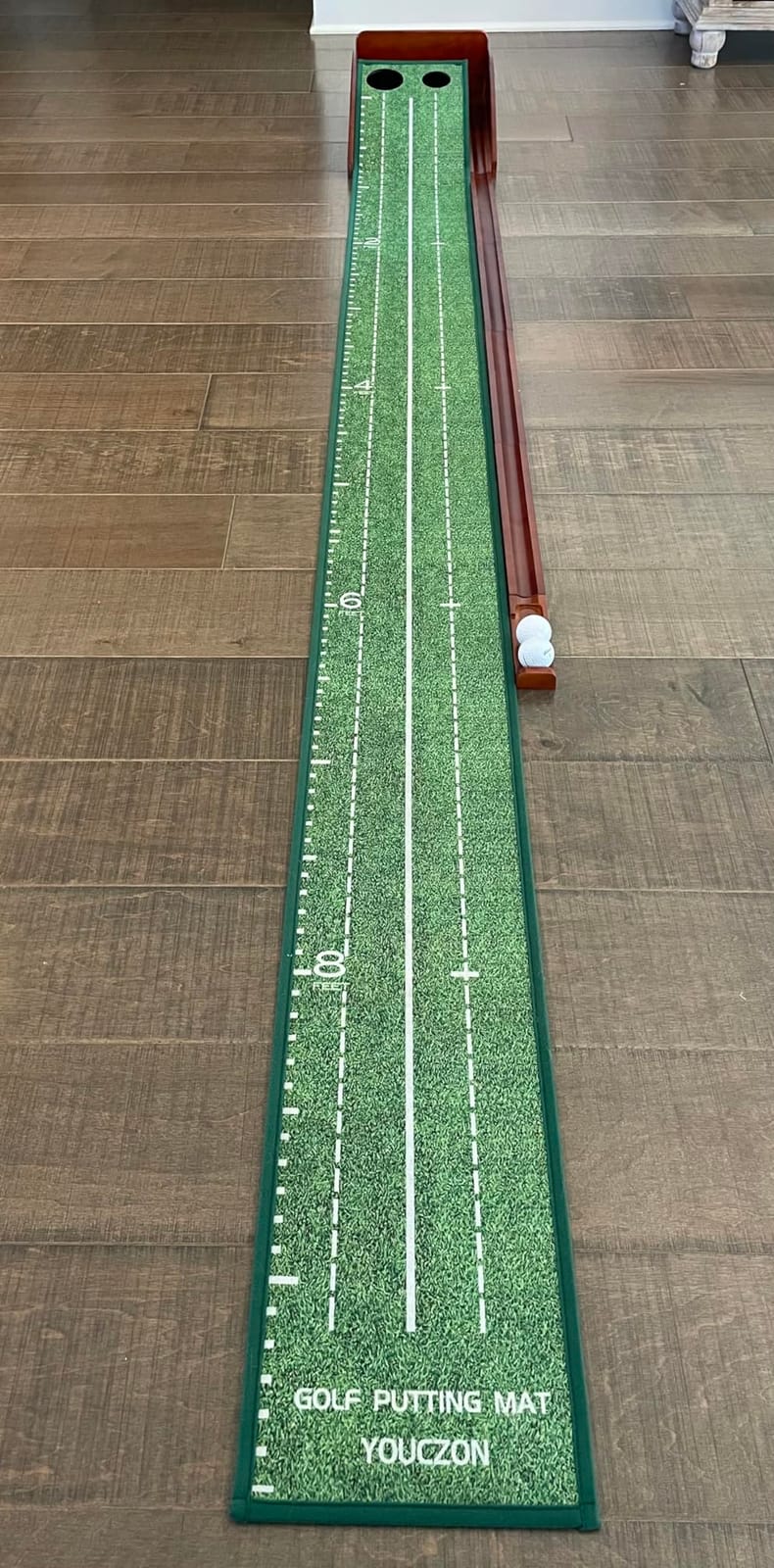YOUCZON Putting Green Indoor,Golf Putting Mat with Auto Ball Return,Premium Crystal Velvet Surface, Practice Putting mat, Perfect Training Aid & Gift for Golf Lovers Christmas customer photo 2