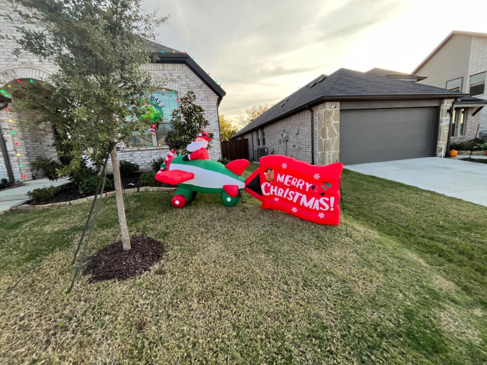 10.5 FT Animated Christmas Inflatables Santa Claus on Airplane, Santa Claus on Helicopter with Merry Christmas Banner, Xmas Blow Ups Outdoor Decorations for Yard Garden Lawn Holiday Home Party Decor customer photo 2