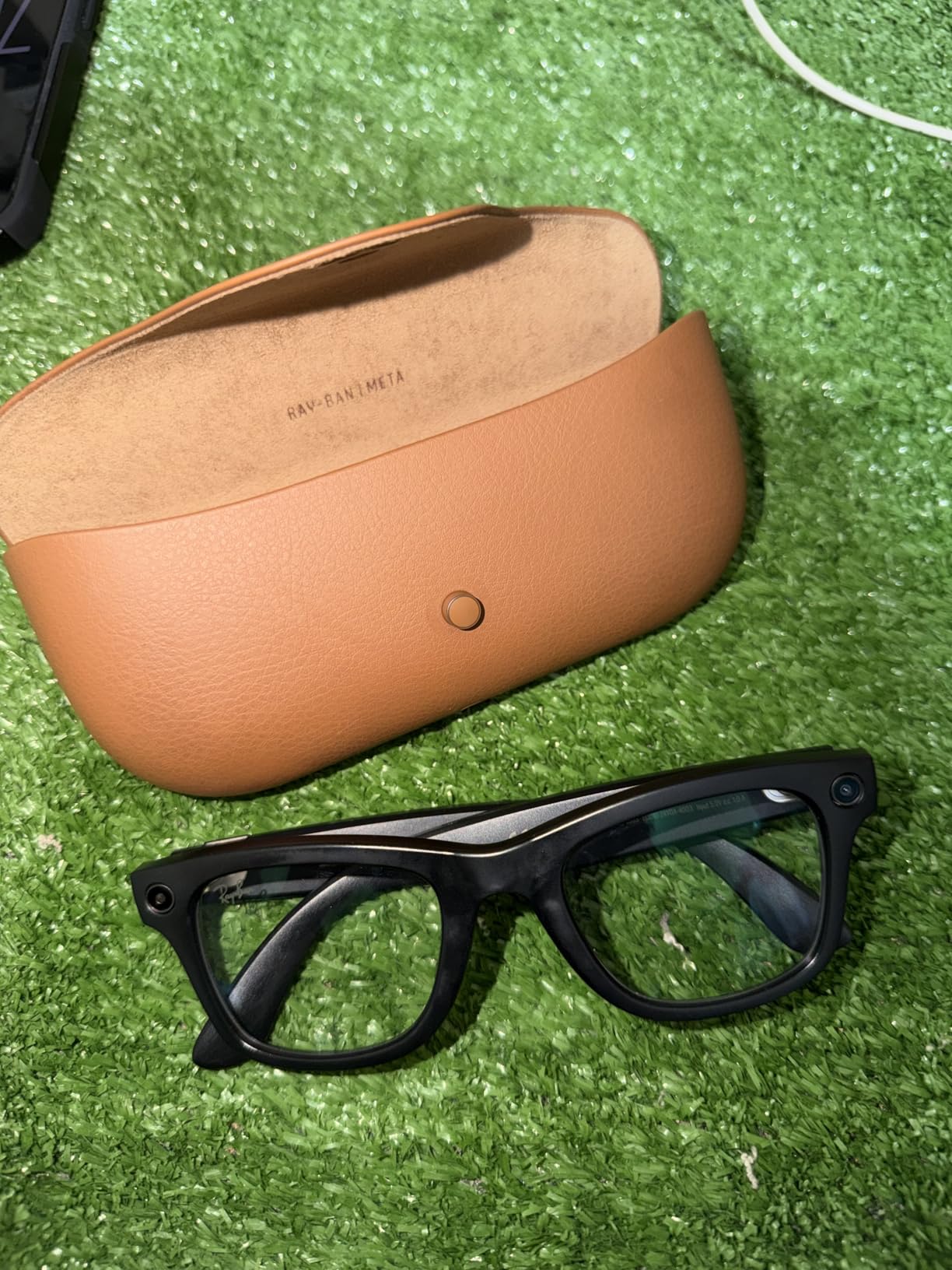 Ray-Ban Meta (Gen 1), Wayfarer, Matte Black | Smart AI Glasses for Men, Women - 12 MP Ultra-Wide Camera, Open-Ear Audio, Video Recording, Bluetooth - Transitions Graphite Green Lenses customer photo 1
