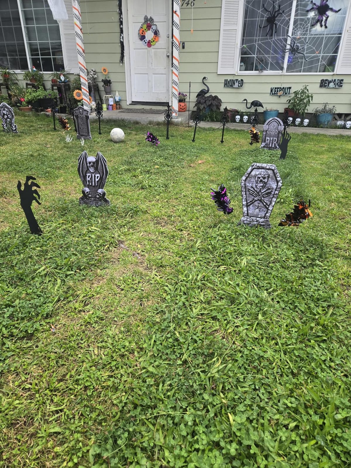 6 Pack Halloween Tombstone Yard Signs with Stakes, Graveyard Decorations | Halloween Outdoor Decorations, Gravestones Yard Signs with Stakes Scary Lawn Decor Party Supplies customer photo 1