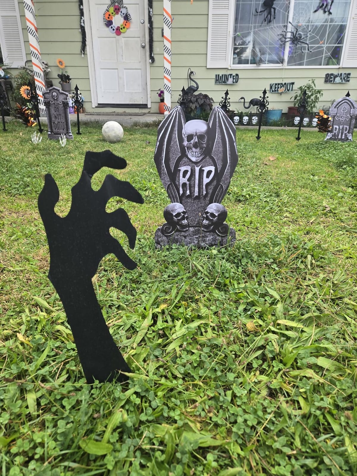 6 Pack Halloween Tombstone Yard Signs with Stakes, Graveyard Decorations | Halloween Outdoor Decorations, Gravestones Yard Signs with Stakes Scary Lawn Decor Party Supplies customer photo 2