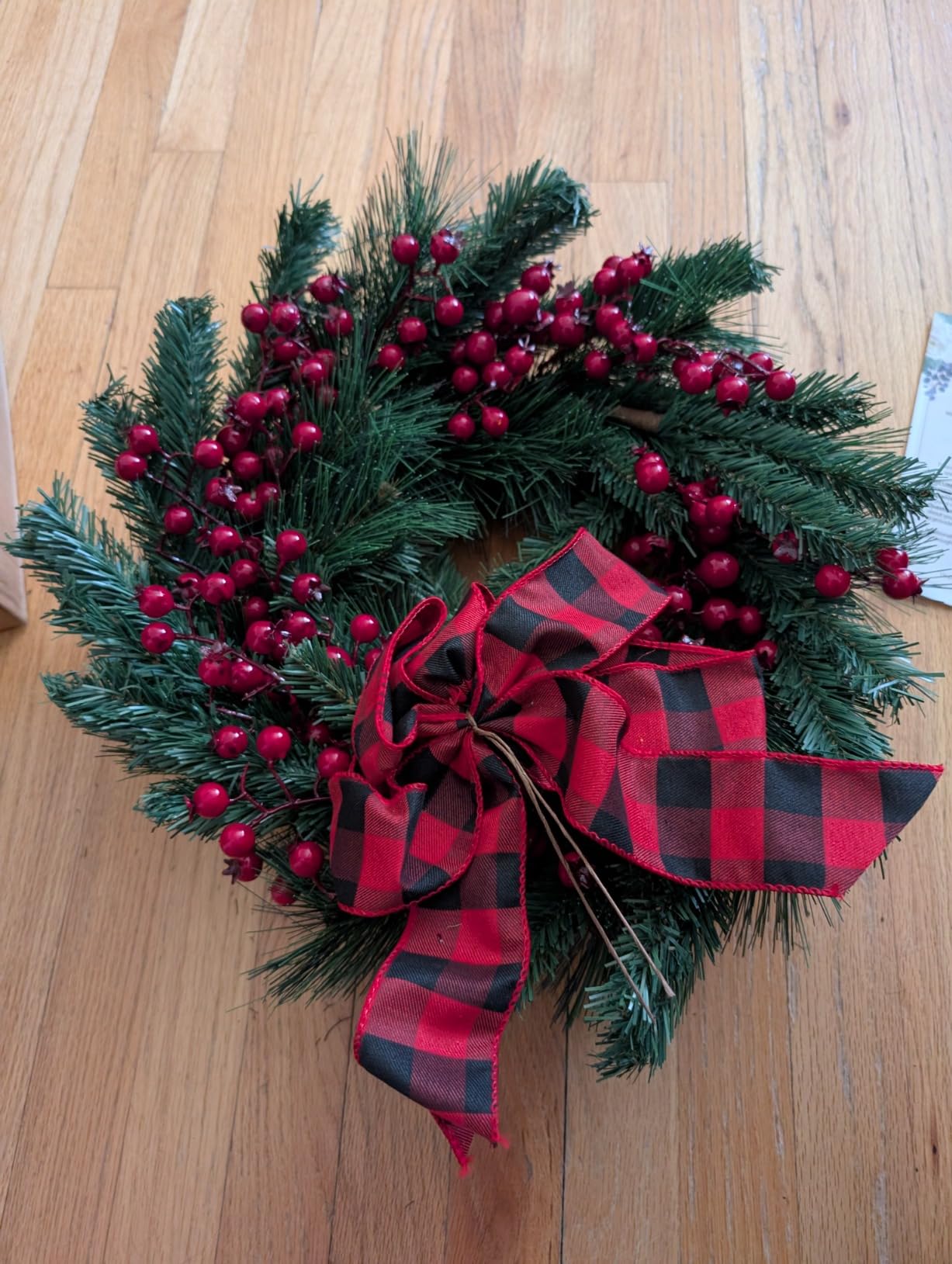 Christmas Wreath for Front Door 22 in- Artificial Pine with Red Berries and Pinecones, Full and Lush Holiday Door Decoration for Indoor/Outdoor Use - Handcrafted Festive Greenery Wreath customer photo 1