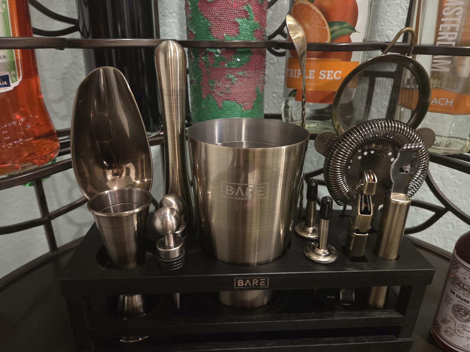 BARE BARREL Mixology Bartender Kit Bar Set - 16-Piece Cocktail Shaker Set - Martini Barware Mixing Tools for Home Bartending - Incl. 35 Recipe Cards - Gift Set (28oz Boston Shaker, Silver/Black) customer photo 2
