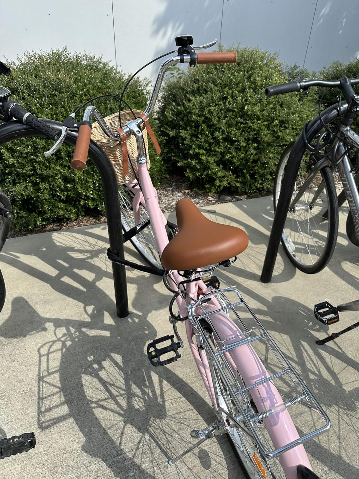 Max4out Women Bike Beach Cruiser Bike for Adult, 24 & 26 Inch Comfort Bikes with Rattan Front Basket, Womens Bicycle with Adjustable Seat and Dual V-Brake customer photo 1