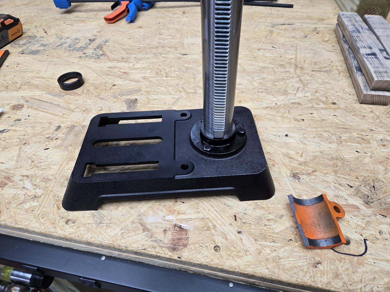 VEVOR 10 in Benchtop Drill Press, 6.2A Induction Motor, Tabletop Drilling Machine with 610/940 / 1500/2150 / 2800 RPM Adjustable Speed, 0-45° Tilting Worktable, LED Work Light, for Wood Metal customer photo 1