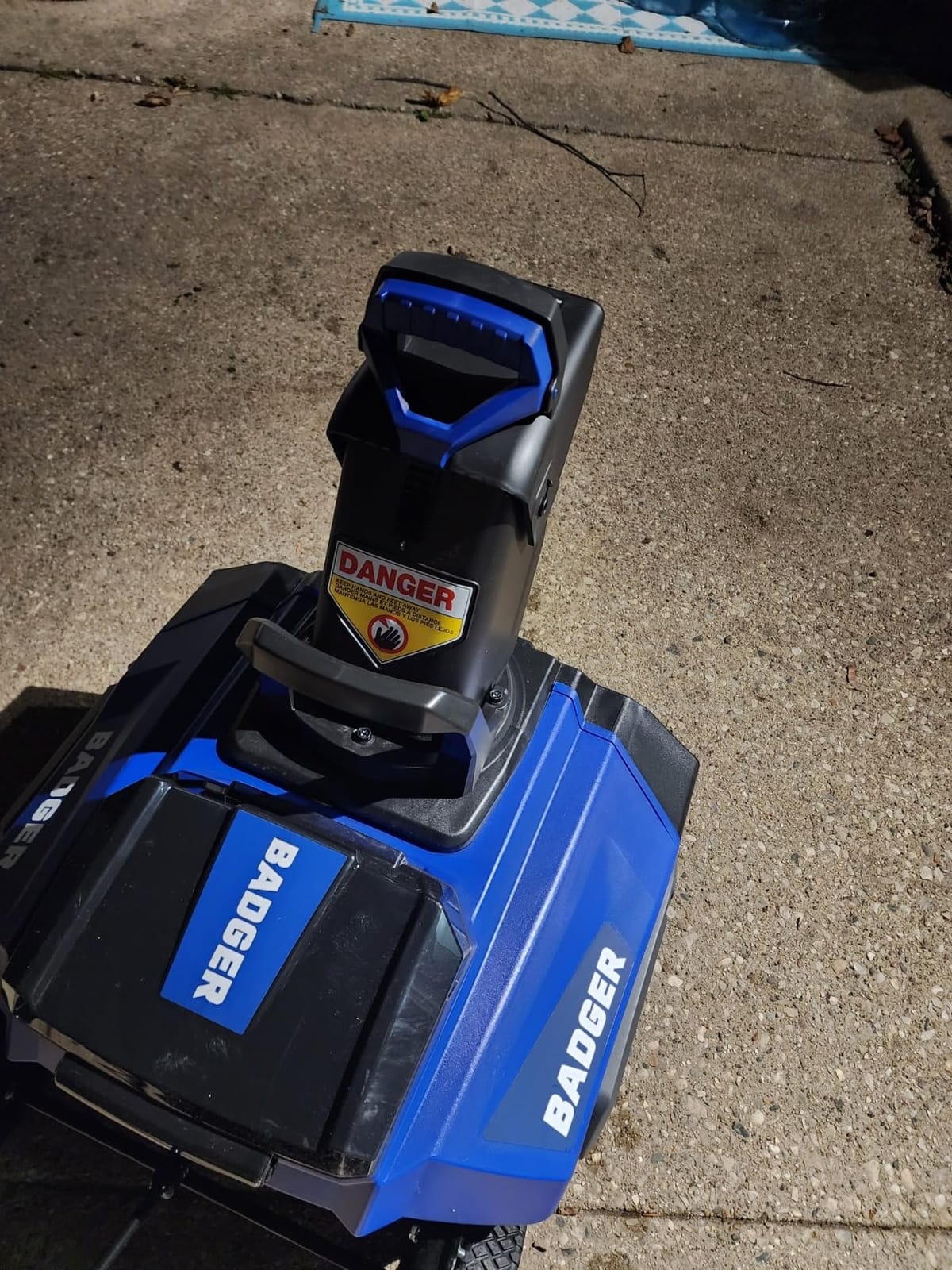 Wild Badger Power 40V Cordless Electric Snow Shovel, 12-Inch Brushless | 12-in clearing width, up to 8-in snow depth, fixed forward throw up to 20 ft, 4.0Ah battery and fast charger included customer photo 1