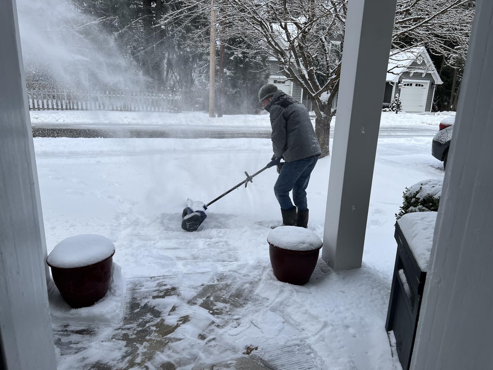Wild Badger Power 40V Cordless Electric Snow Shovel, 12-Inch Brushless | 12-in clearing width, up to 8-in snow depth, fixed forward throw up to 20 ft, 4.0Ah battery and fast charger included customer photo 2