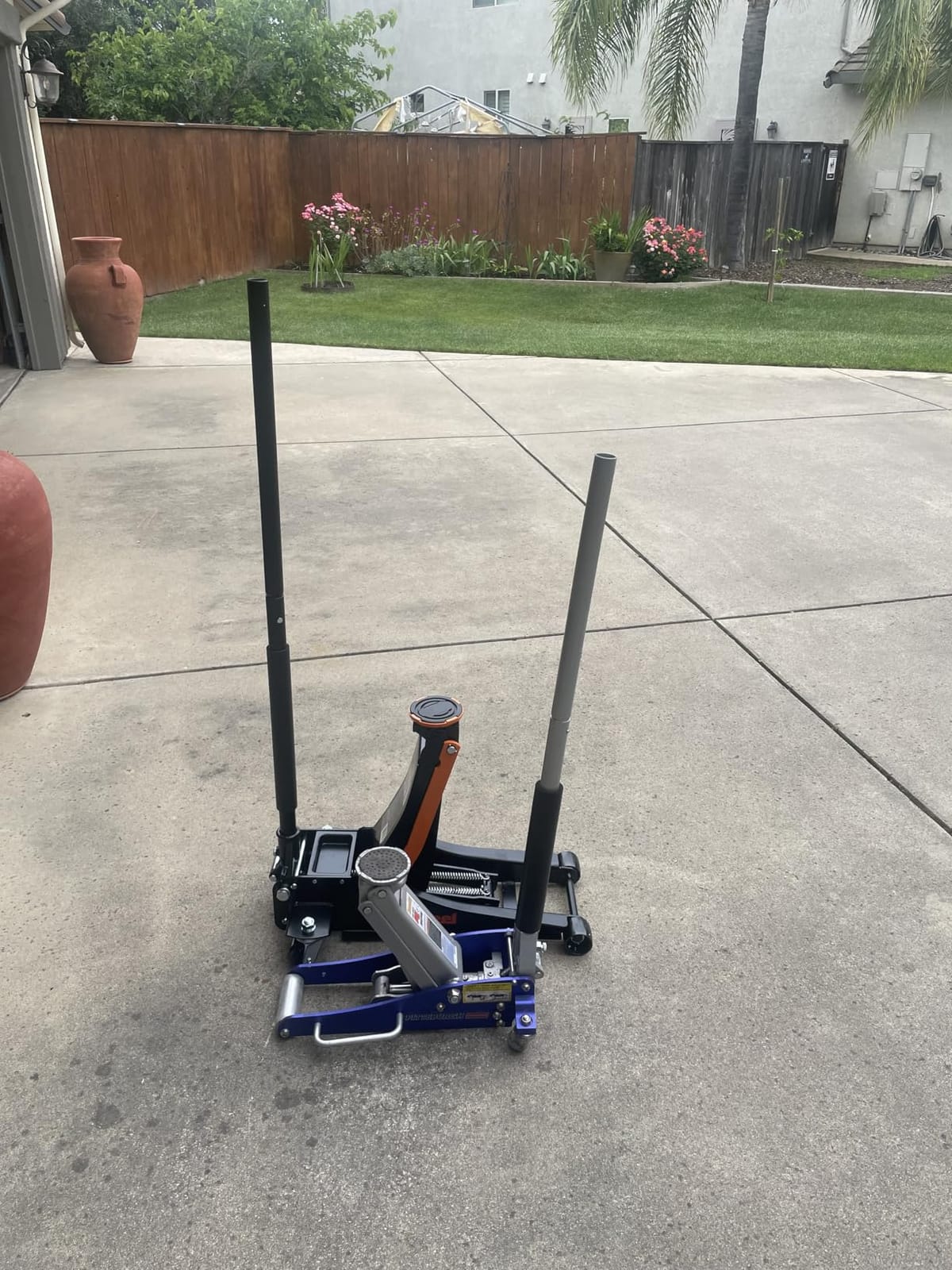 AV Steel Low Profile Floor Jack 3 Ton (6600 lbs), Heavy Duty Hydraulic Jack for Car, Heavy-Duty Floor Jack with Dual Pistons Quick Lift Pump, Car Floor Jack with Lifting Range 3-1/8'' to 19-7/8'' customer photo 1