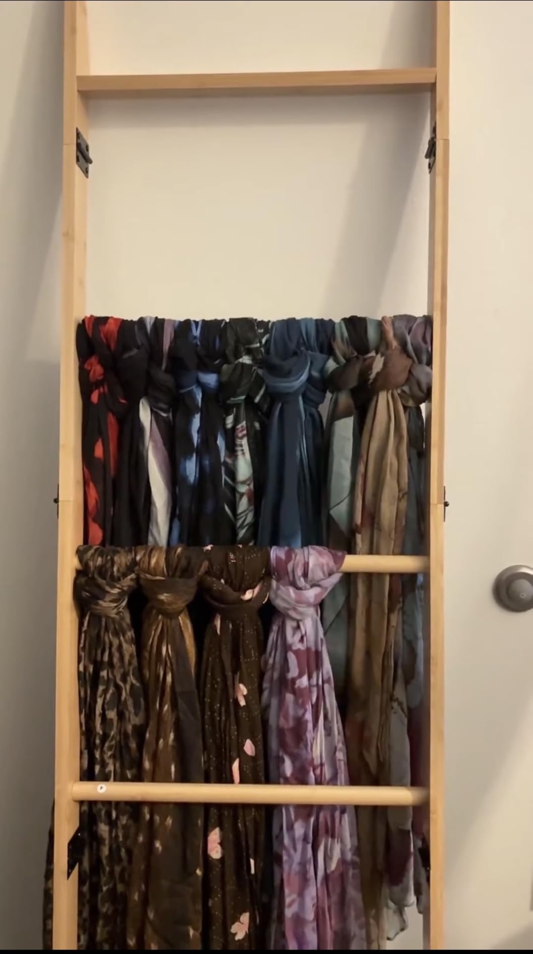 BAMBANG 6-Tier Blanket Ladder for Living Room, Blanket Quilt Ladder Rack Rustic Decorative Towel Holder, Wall Leaning, Black customer photo 1