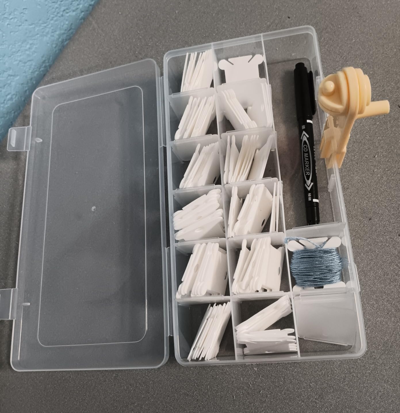 Embroidery Floss Organizer, 1 Removable 18 Compartments Cross Stitch Thread Storage Box with 100 Plastic Embroidery Floss Bobbins, 1 Floss Winder and 1 Marker customer photo 2