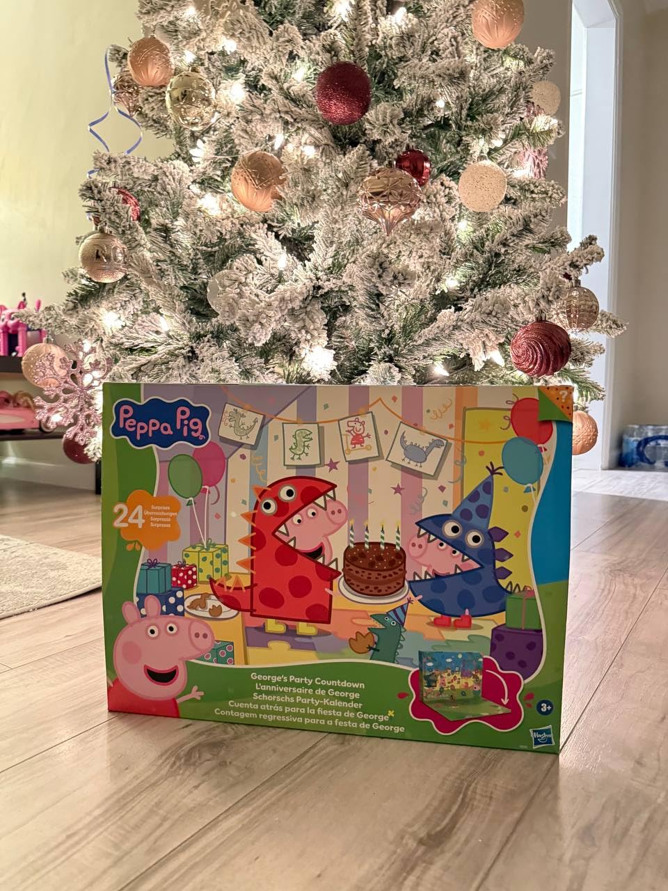 Peppa Pig George's Party Advent Calendar with 24 Surprise Toys and Stickers Including 5 Figures, Preschool Toys for Girls and Boys 3 and Up customer photo 1