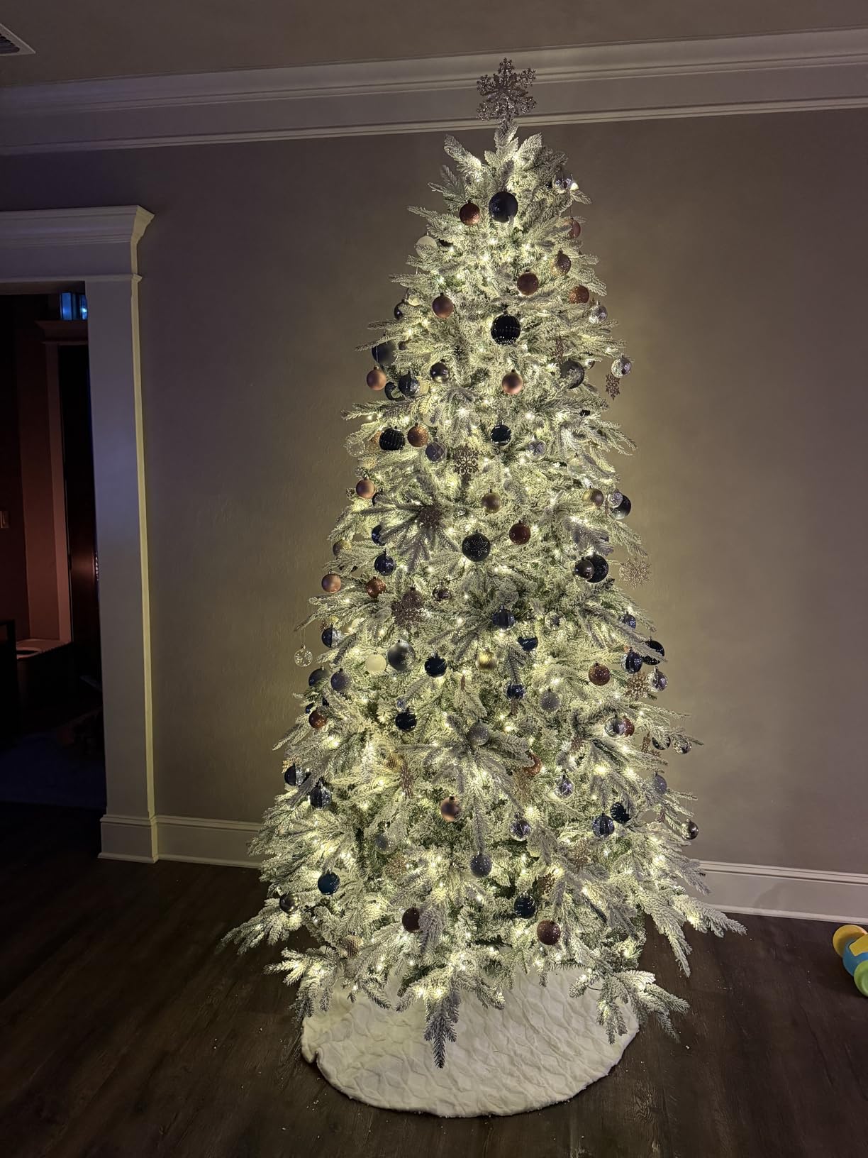 Best Choice Products Full Aspen Christmas Tree, 6ft Pre-lit Realistic Noble Fir w/ 450 Glowing Micro LED Lights, 2-in-1 White & Multicolor customer photo 2