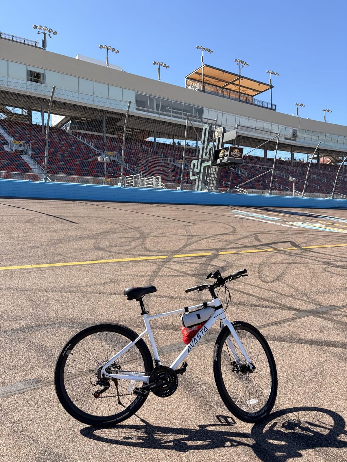 Jupiter 700C Road Adult Step-Over Hybrid Cycling Bike, Aluminum Frame, 21-Speed, Dual Disc Brakes customer photo 2