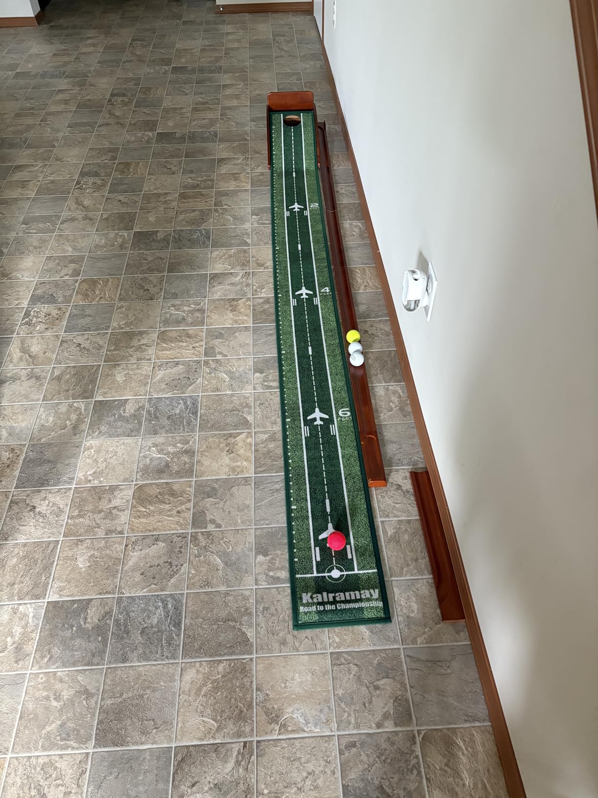 Kalramay Putting Green Indoor Golf Putting Mat - Easy to Assemble with Automatic Ball Return, Wrinkle-Free Close to Real Green Speed, Suitable for Office, Recreation Room, Patio | Wrinkle-Free Close to Real Green Speed, Suitable for Office, Recreation Room, Patio-Gift customer photo 2