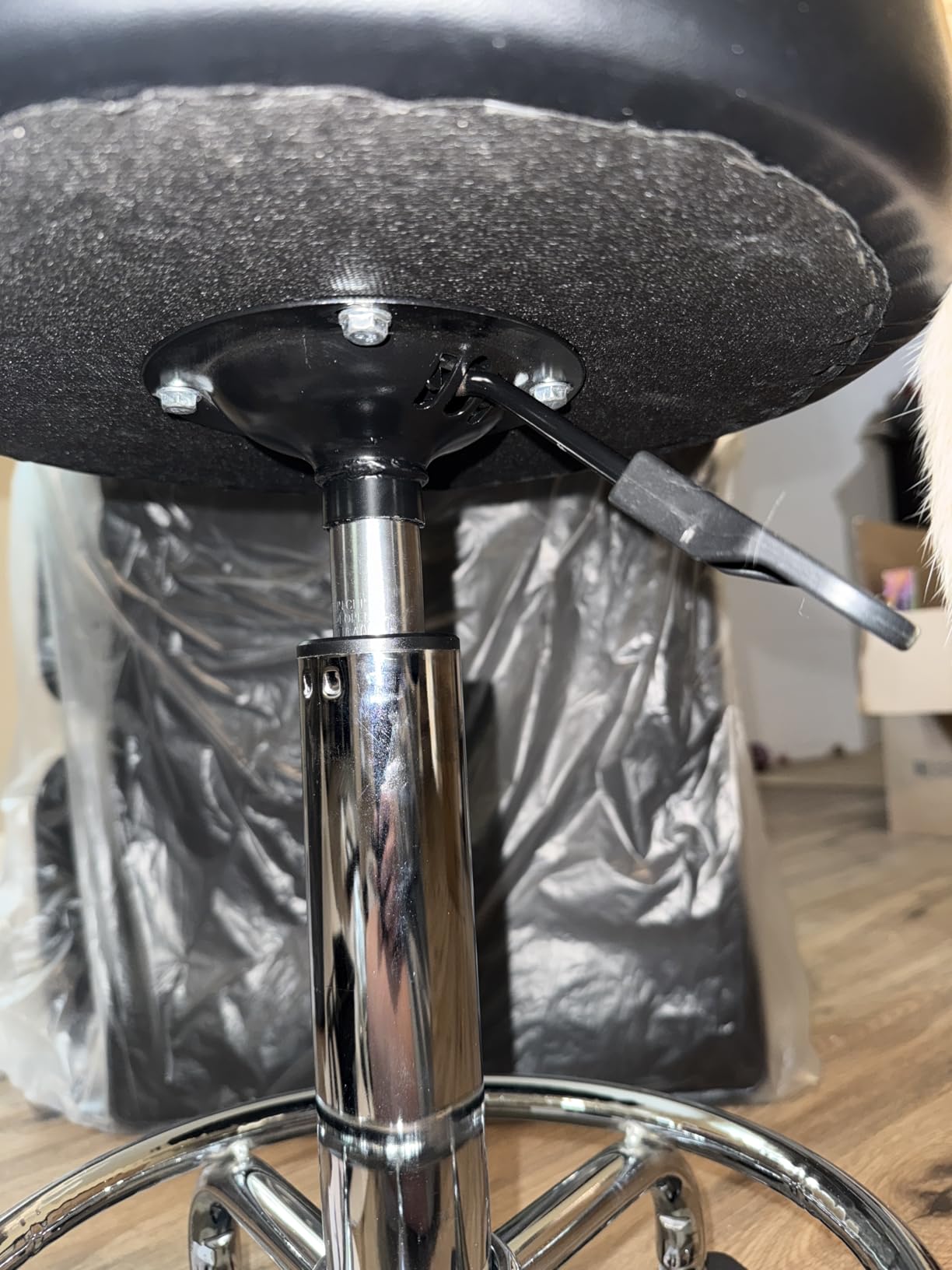 Tattoo Chair for Client, Facial Bed for Esthetician with Hydraulic Stool, Adjustable Massage Table with Split Legs Design, Professional Tilting Beauty Lash Spa Artist Salon Waxing Barber Equipment customer photo 2