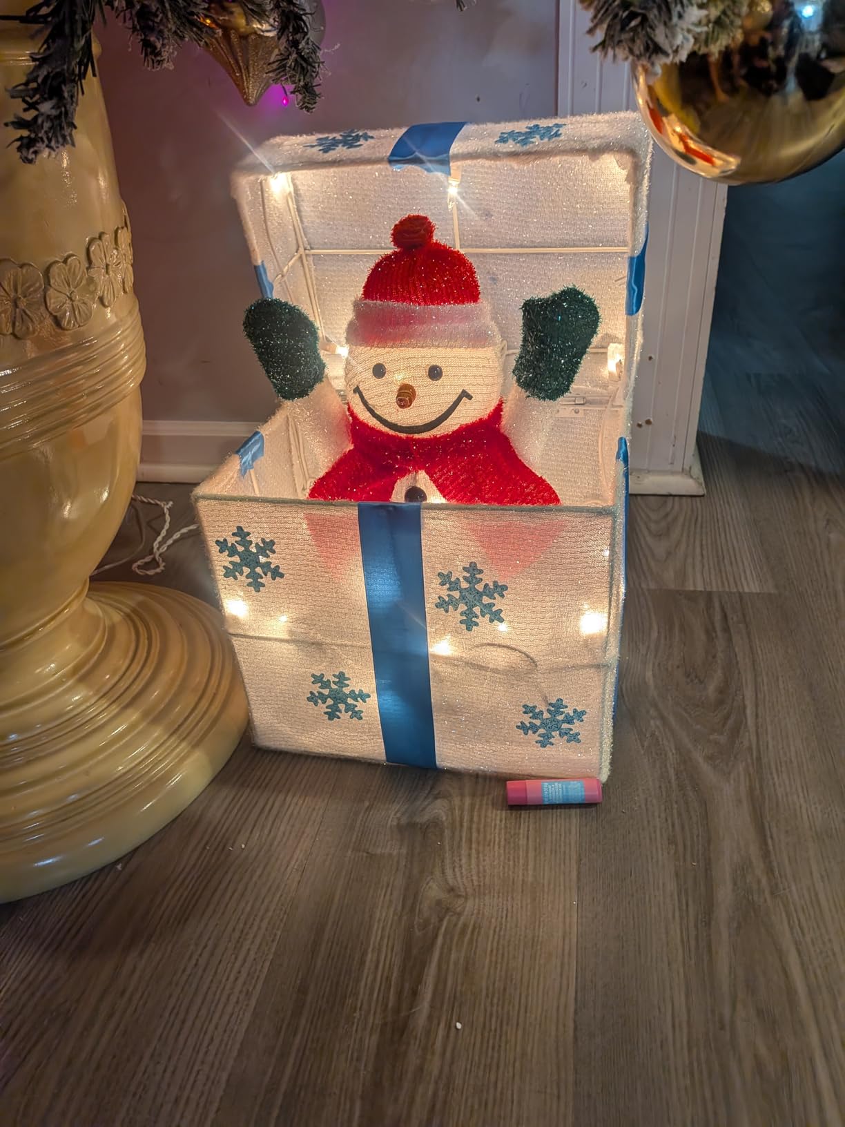 Animated Christmas Snowman in Lighted Gift Box, Christmas Light Gift Box White for Outdoor Indoor Decorations - Xmas Pop Up Snowman Presents Box, Porch Yard Under Tree Ornaments Holiday Decor customer photo 1
