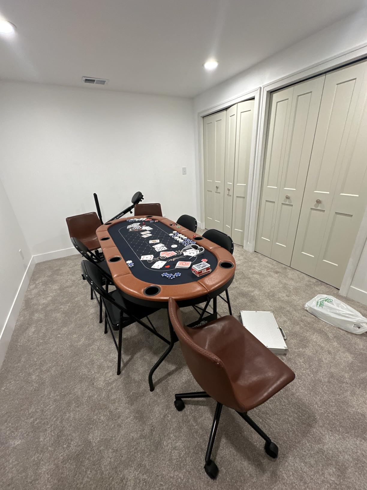 SereneLife 8 Player Foldable Poker Table, 71 inch Portable Casino Table for Texas Holden w/Cushioned Rail & Cup Holders, Folding Game & Card Table customer photo 1