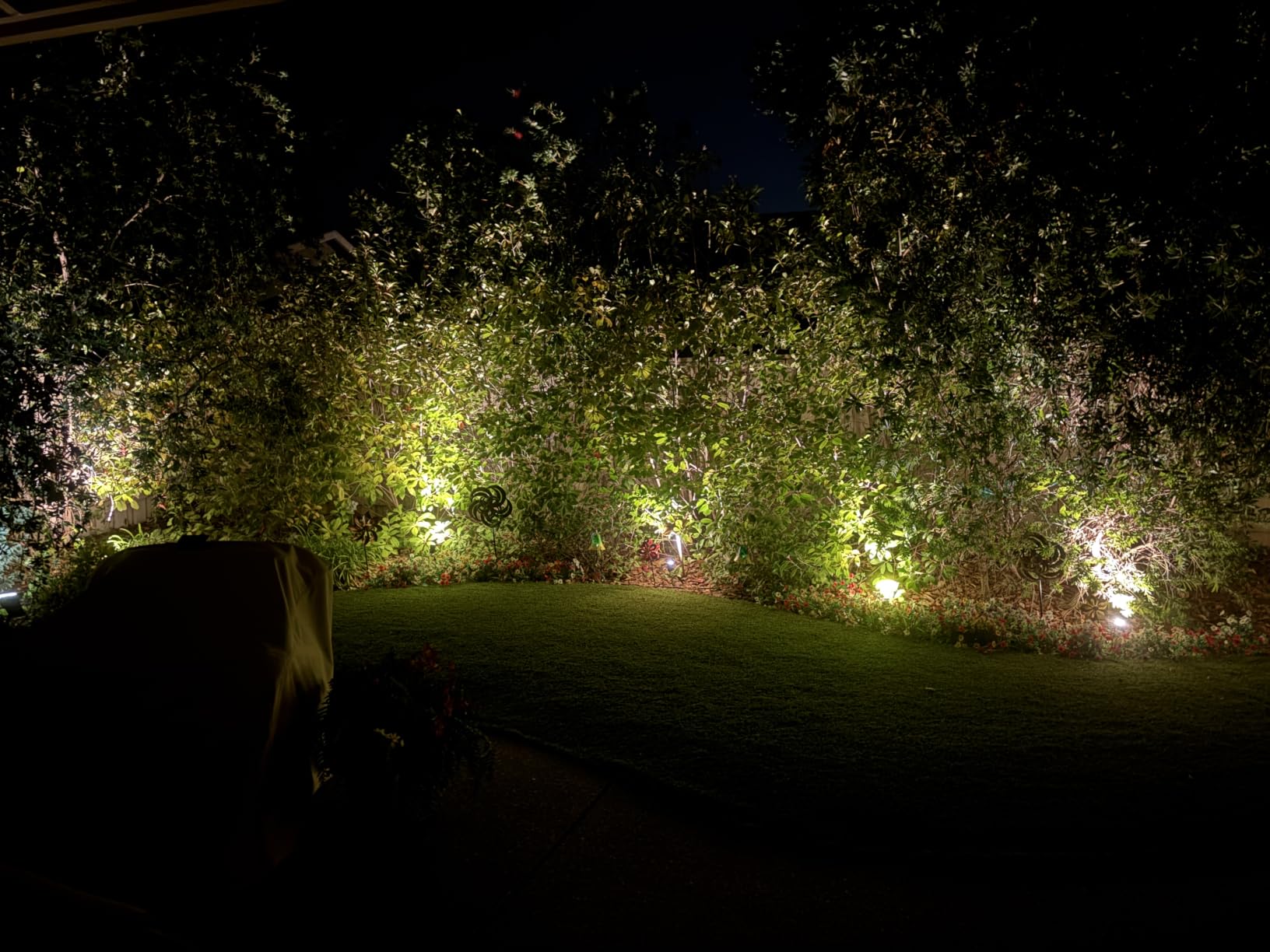 SUNVIE All-in-One LED Low Voltage Landscape Lighting Kit, 12-Pack Landscape Lights with Transformer 100FT Wire and Connectors, 3000K Waterproof Low Voltage Landscape Lights for Garden Yard House Tree customer photo 2
