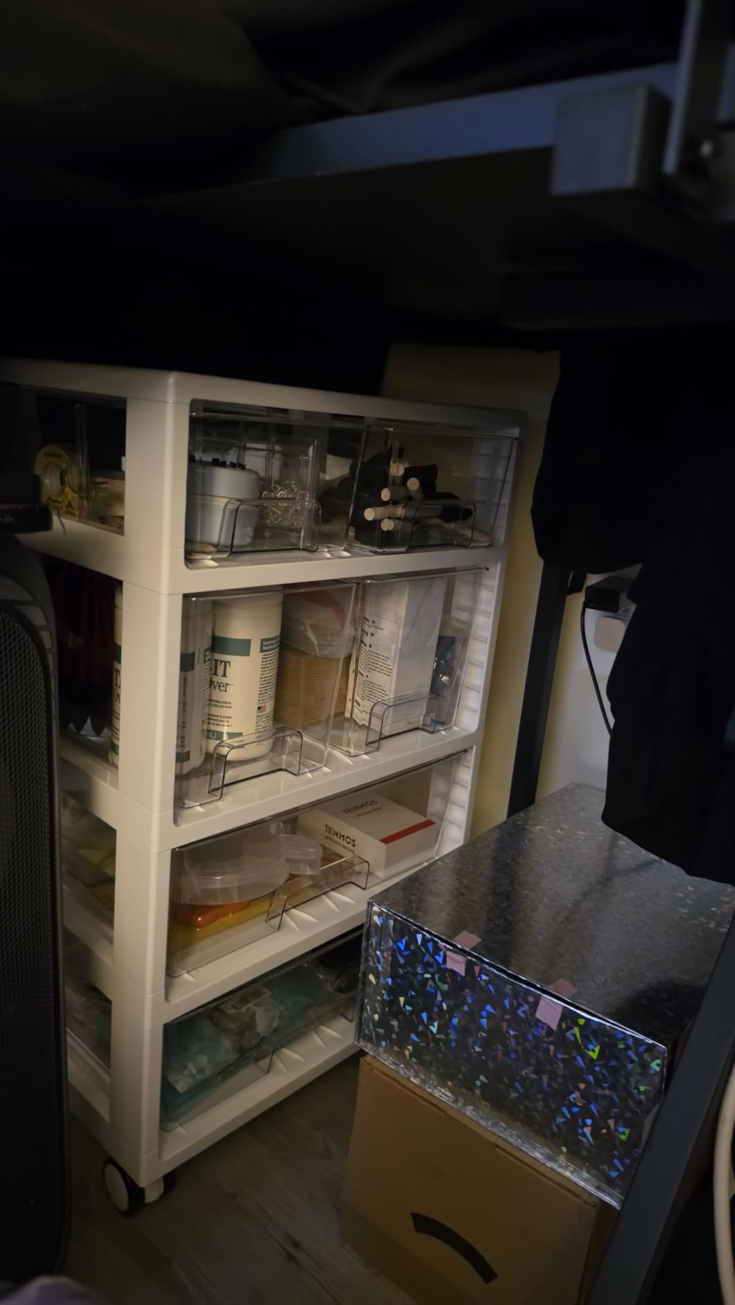 Vtopmart Drawer Storage Organizer, 4 Tier 6 Drawers with Wheels, Clear | Clear Drawers with Multiple Sizes Keep Supplies Visible. Sturdy for Bathroom, Office, Under Desk, Crafts & Art Storage. customer photo 1