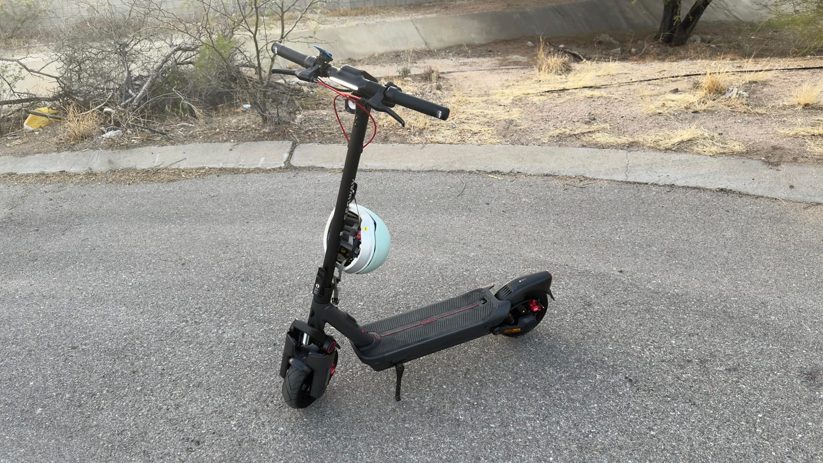 Segway Ninebot MAX Series Electric Scooter, Up to 22-28 MPH, Long Rang, Dual Suspension & Braking System, Fast Charging, Scooter for Adults, UL-2272 2271 Certified (G2/G3) customer photo 2