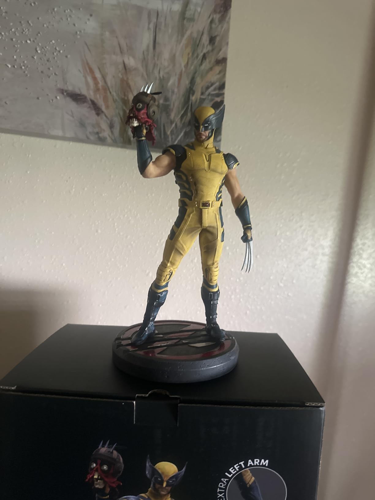 Collectible Statue Wolverine Deadpool & Wolverine Art Scale 1/10 Resin Polystone 8.2 Inches customer photo 2