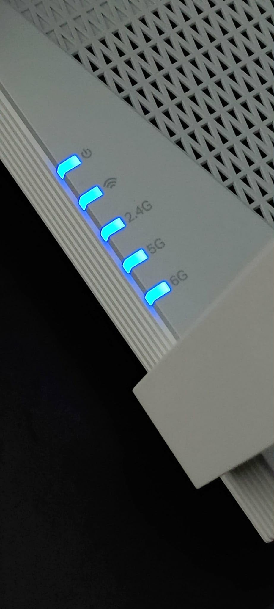 TP-Link BE10000 Wi-Fi 7 Range Extender RE653BE | 10 Gbps Tri-Band Wireless Repeater | 2.5 Gbps Ethernet Port | Up to 2800 sq.ft, 128 Devices | 6 GHz, MLO, EasyMesh customer photo 2