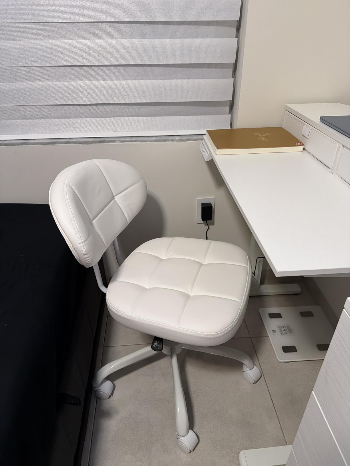 Misolant Vanity Chair with Back, Small Armless Cute Office Chair with Wheels and Lumbar Support, Comfy PU Leather Desk Computer Chairs with Adjustable Height, 360 Swivel for Home Bedroom Office, White customer photo 1