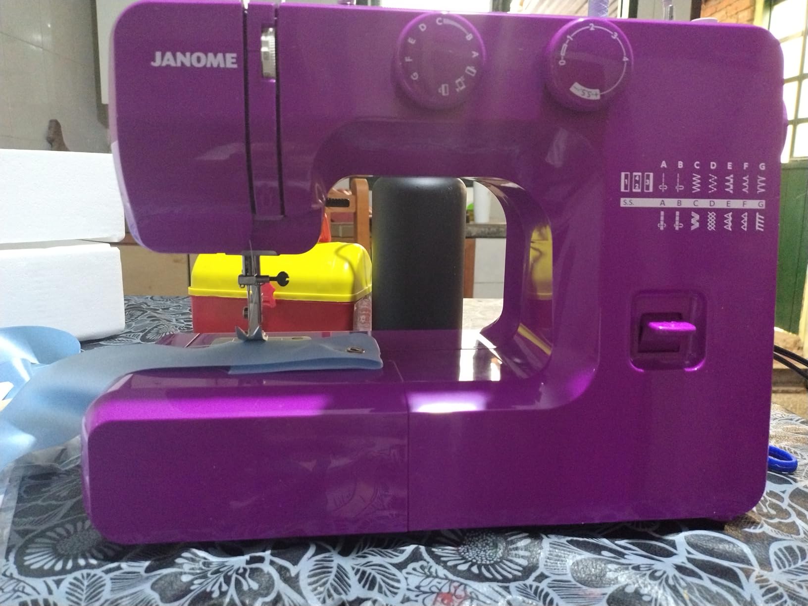 Janome Cat Fancy Easy-to-Use Sewing Machine with Interior Metal Frame, Bobbin Diagram, Tutorial Videos, Made with Beginners in Mind for Garments, Patchwork, Light Quilting customer photo 2
