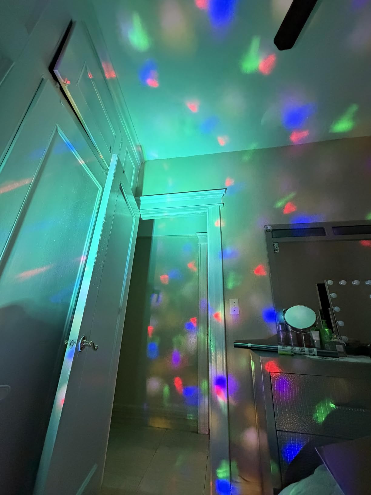 Fog Machine, Smoke Machine with Disco Ball Lights, 800W and 4500CFM with 13-Color LED Effects, Wired And Wireless Remote Controls, Ideal for Indoor, Outdoor, Halloween, Wedding, and Parties customer photo 1