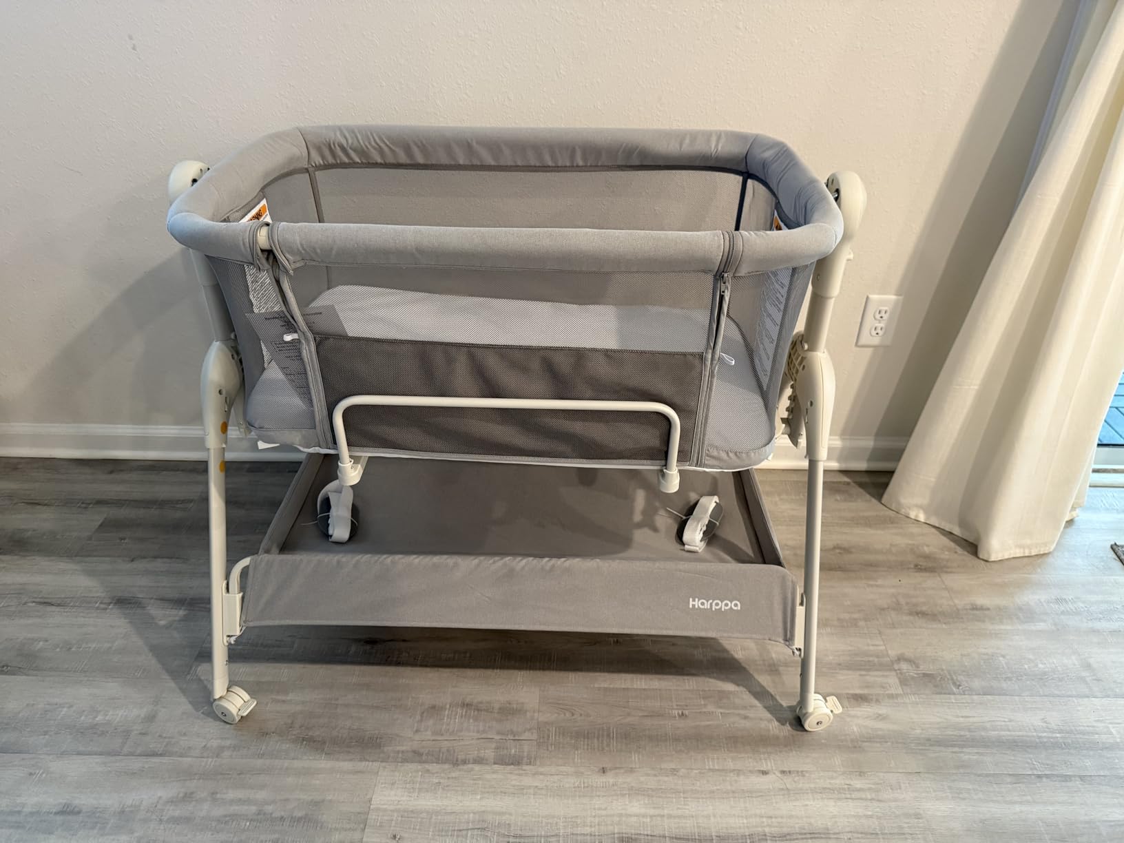 HARPPA Cuddly Sway Baby Bassinet Bedside Sleeper, 3 in 1 Rocking Bassinet | Full Mesh Sides, Premium Fiber Mattress, Cotton Quilted Cover, 5 Adjustable Heights, 360 Swivel Wheels, 3-7 Degree Incline Range customer photo 1